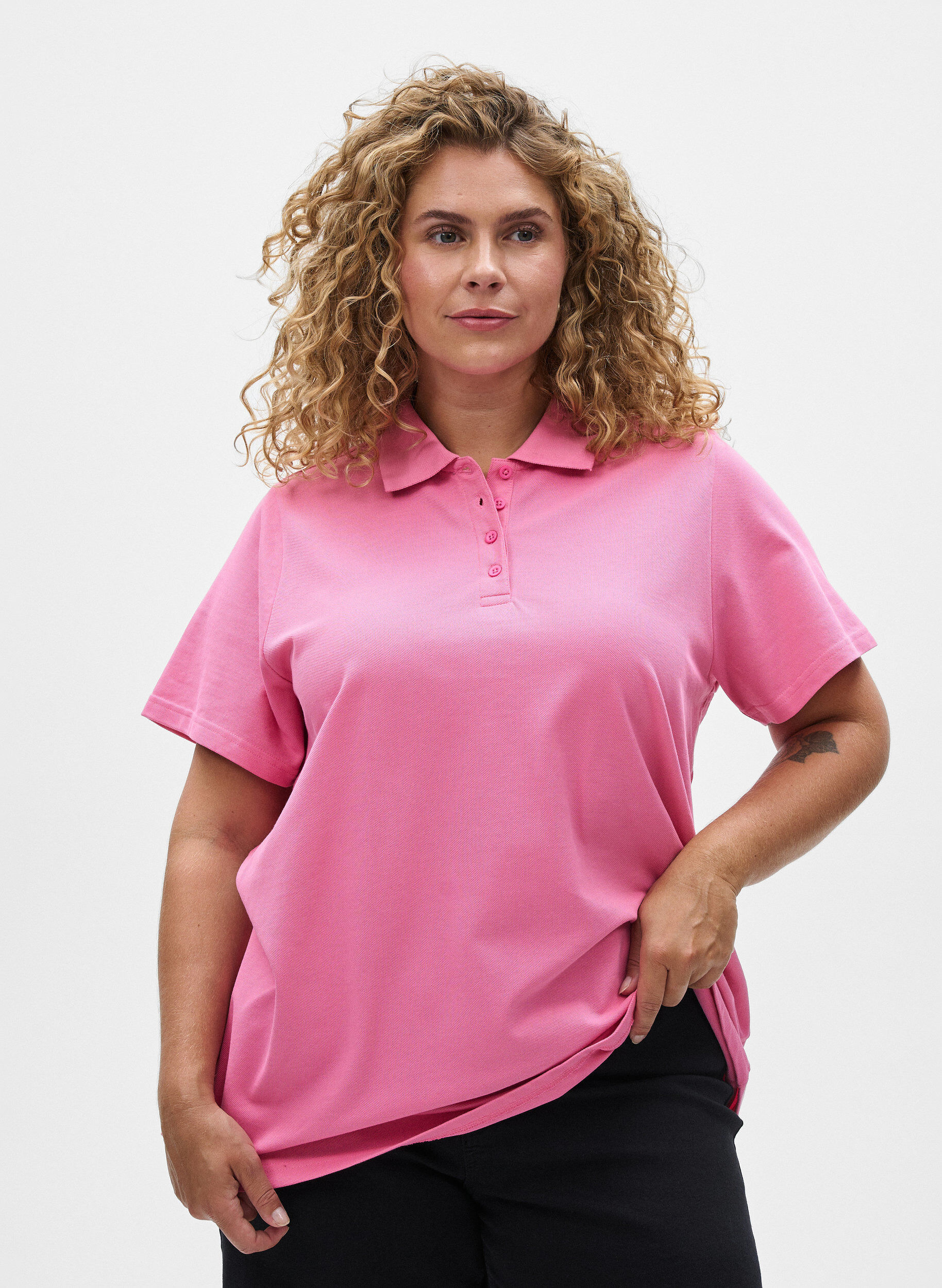 Zizzi Poloshirt med korte &aelig;rmer, Lyser&oslash;d, Model image number 0