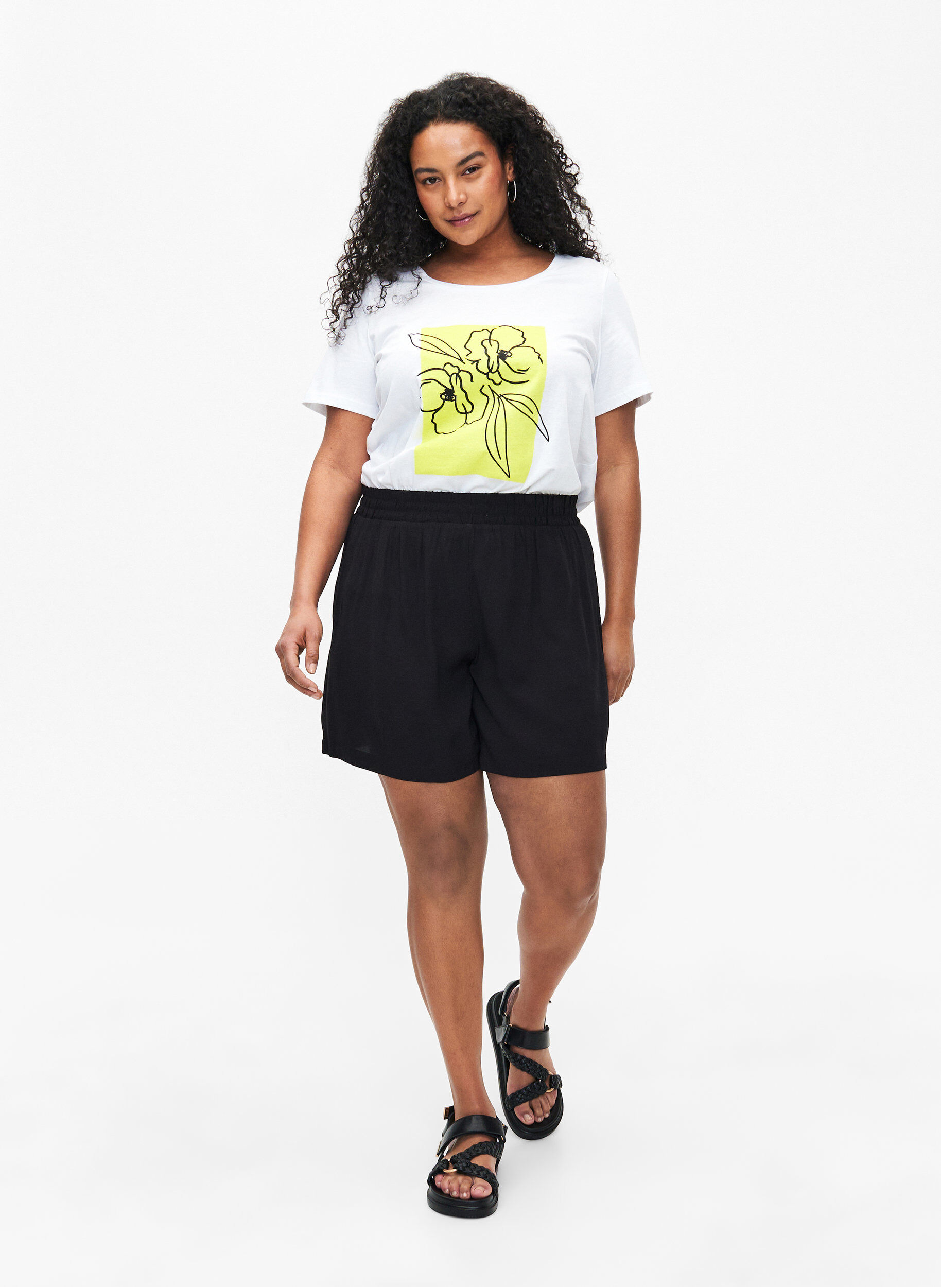 Zizzi L&oslash;stsiddende shorts i viskose, Black, Model image number 0