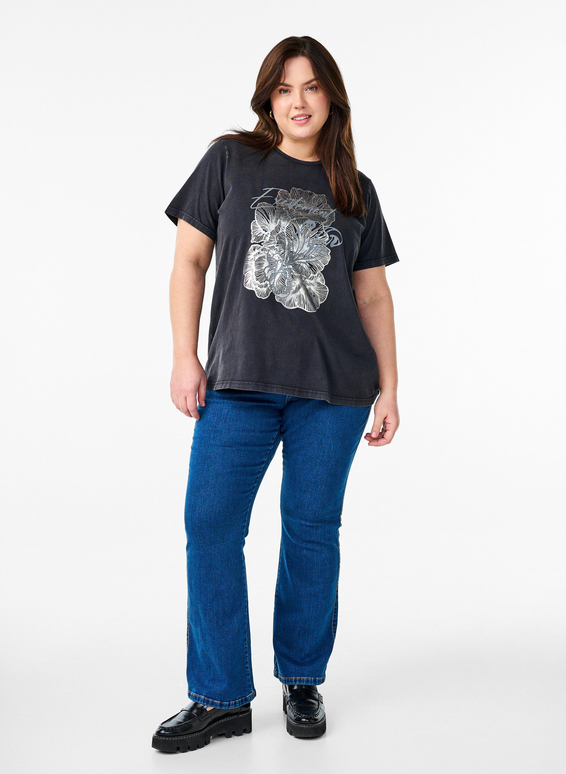 Zizzi T-shirt i &oslash;kologisk bomuld med cool motiv, Gr&aring;, Model image number 1