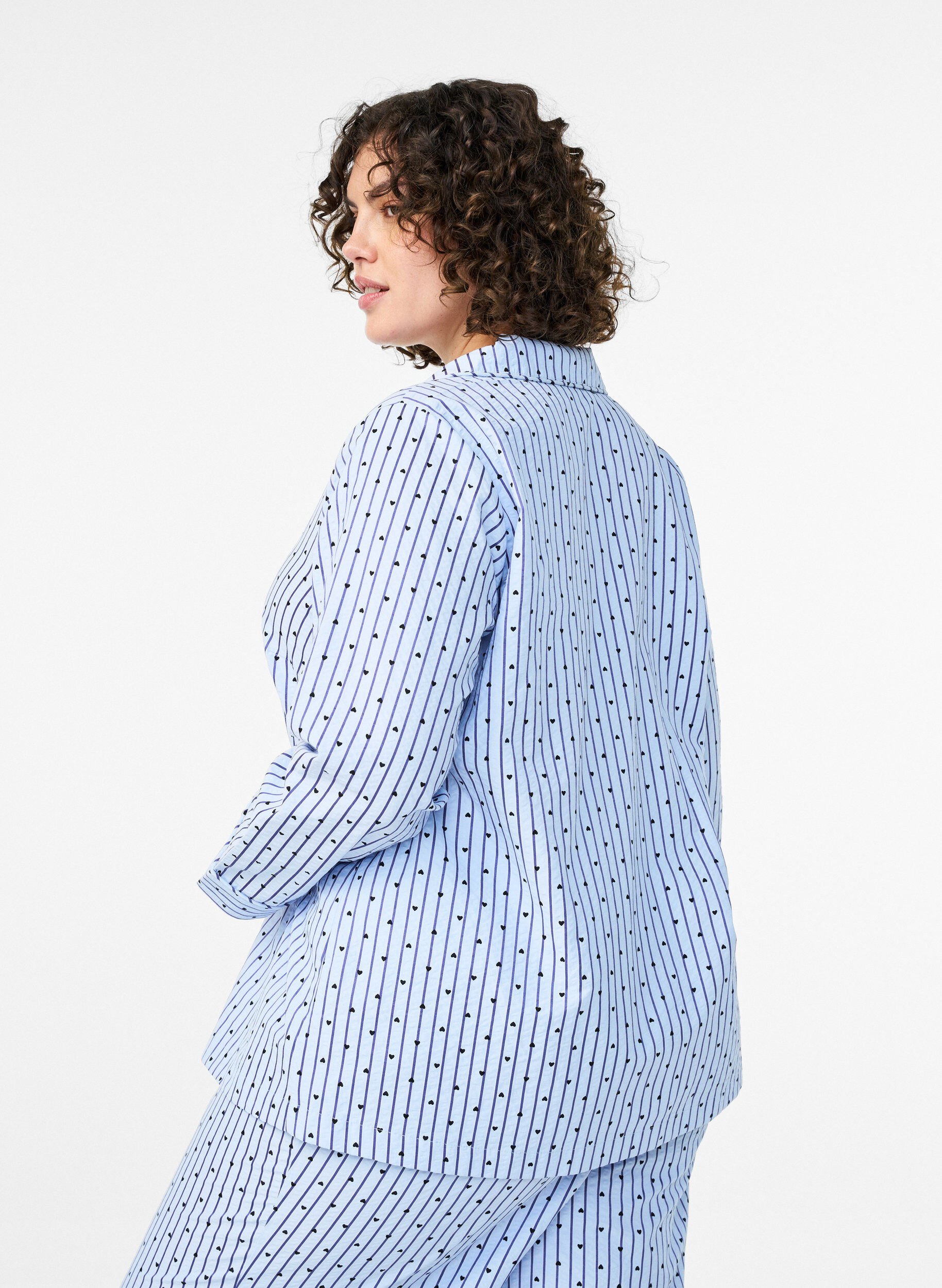 Zizzi Pyjamasskjorte i b&aelig;k og b&oslash;lge med lange &aelig;rmer, Bl&aring;, Model image number 2