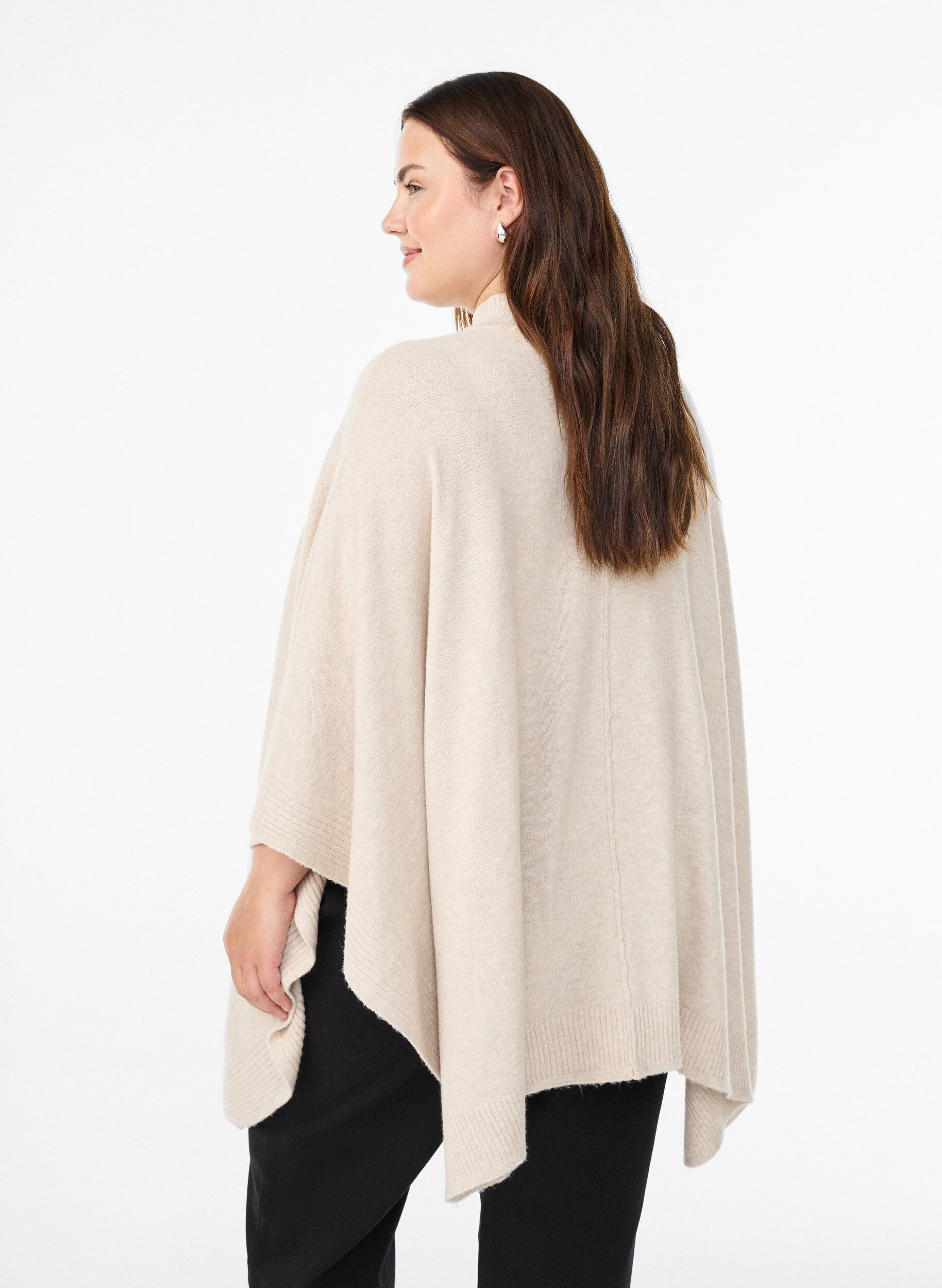 Zizzi Poncho med ribdetaljer og rund hals, Beige, Model image number 2