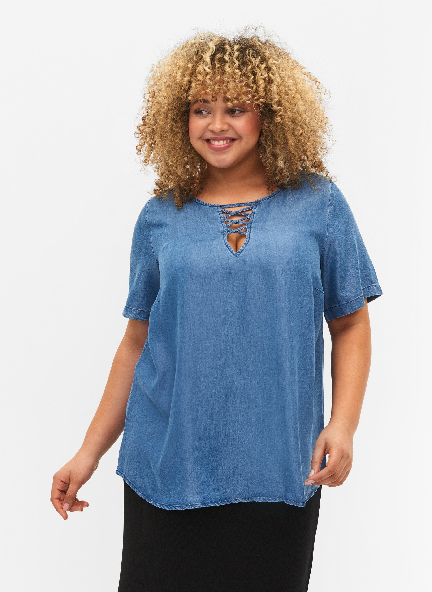 Zizzi Kort&aelig;rmet bluse i lyocell (TENCEL&trade;), Blue denim, Model image number 0