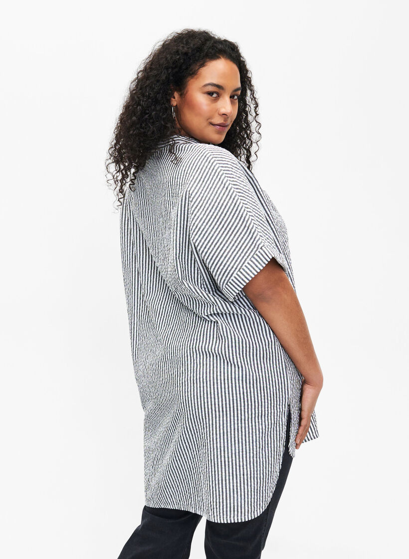 Stribet skjorte med brystlommer, White/Black Stripe, Model image number 1