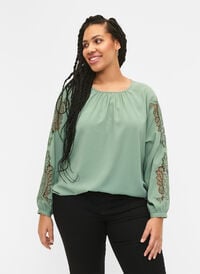 Langærmet bluse med crochet detaljer, Green Bay, Model