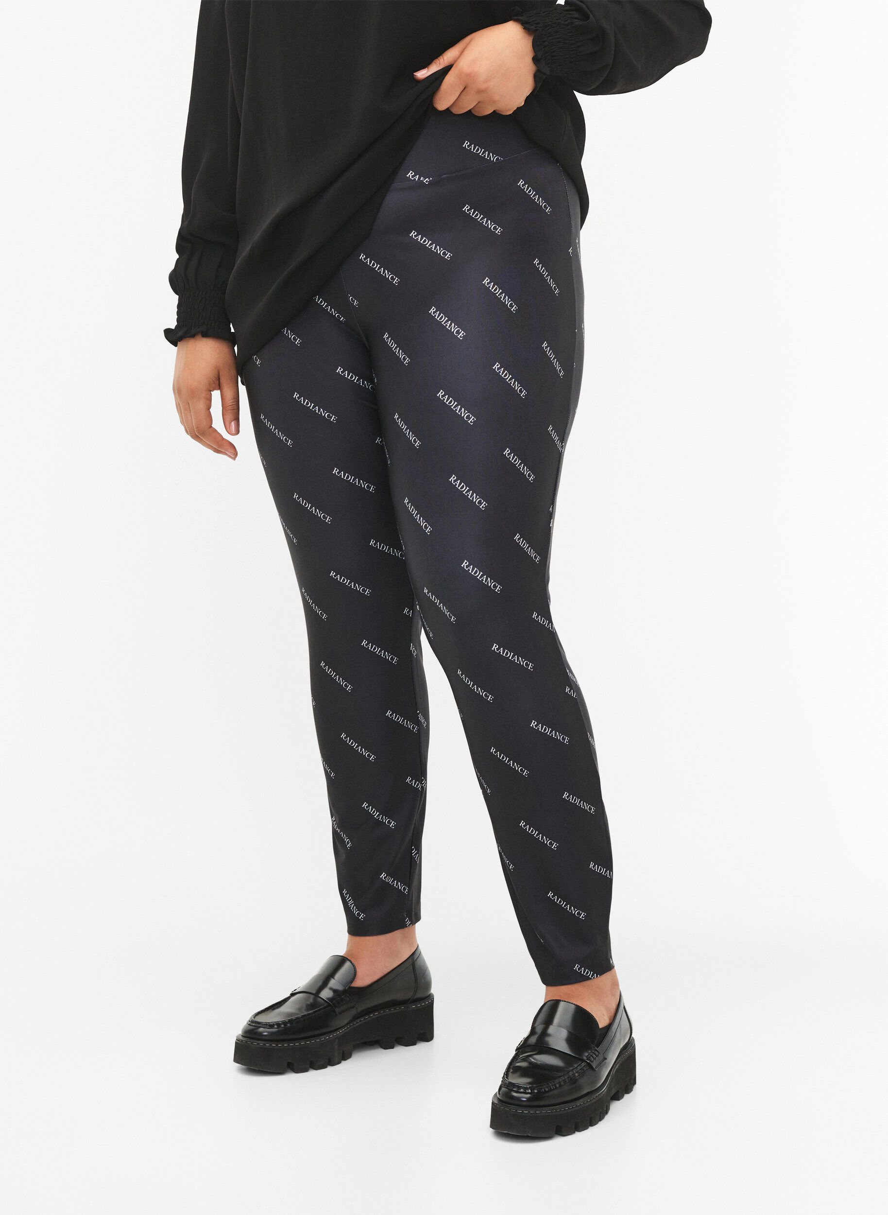 Zizzi Leggings med tekstprint, Black Radiance, Model image number 2