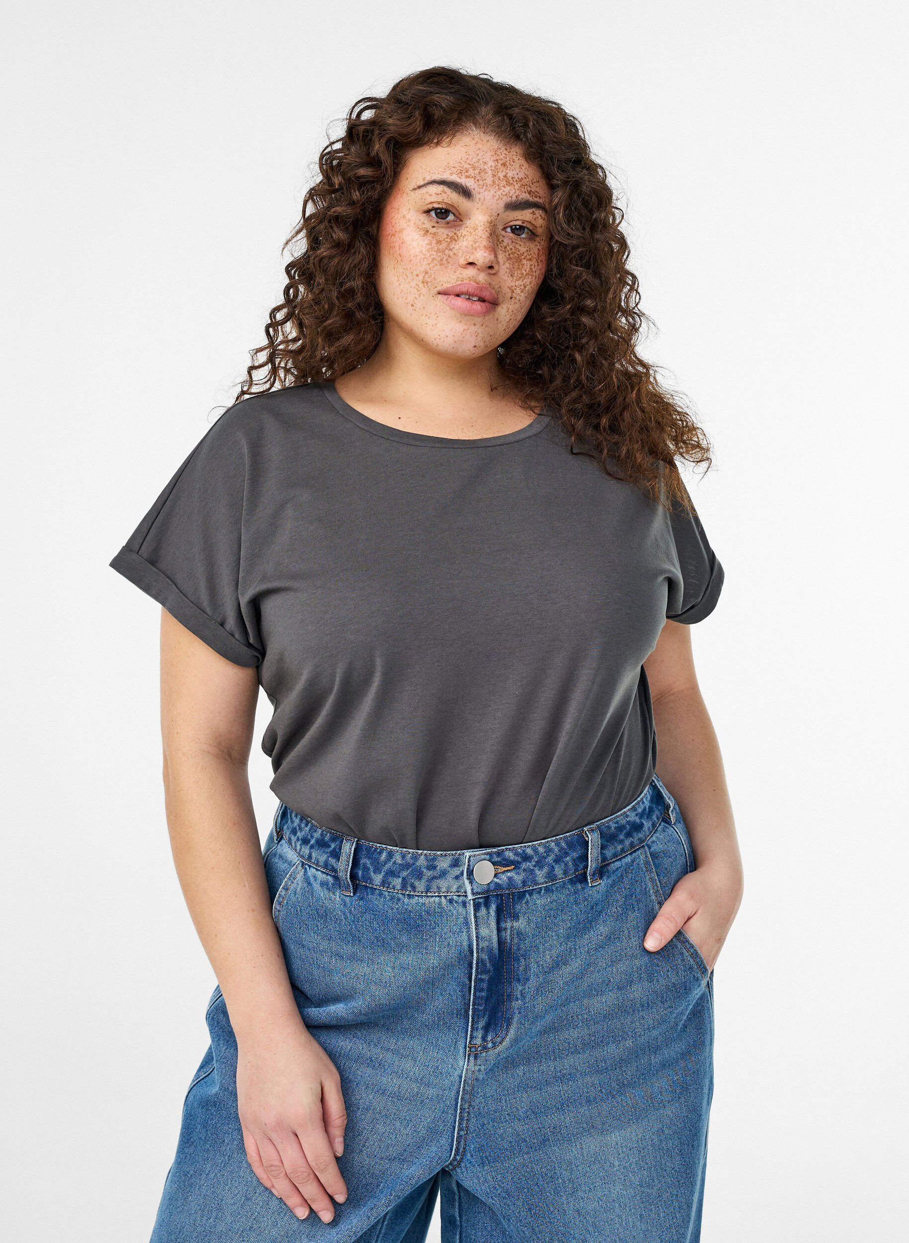 Kort&aelig;rmet t-shirt i bomuldsblanding, Gr&aring;, Model