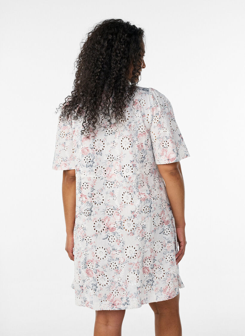Kjole i bomuld med blomsterprint og broderie anglaise, Vanilla, Model image number 2
