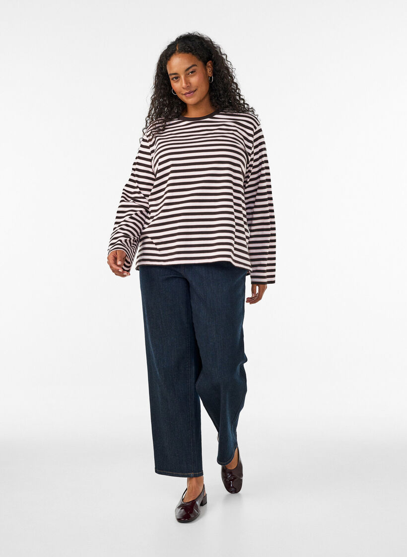 Basis t-shirt med lange &aelig;rmer, Lyser&oslash;d, Model image number 1