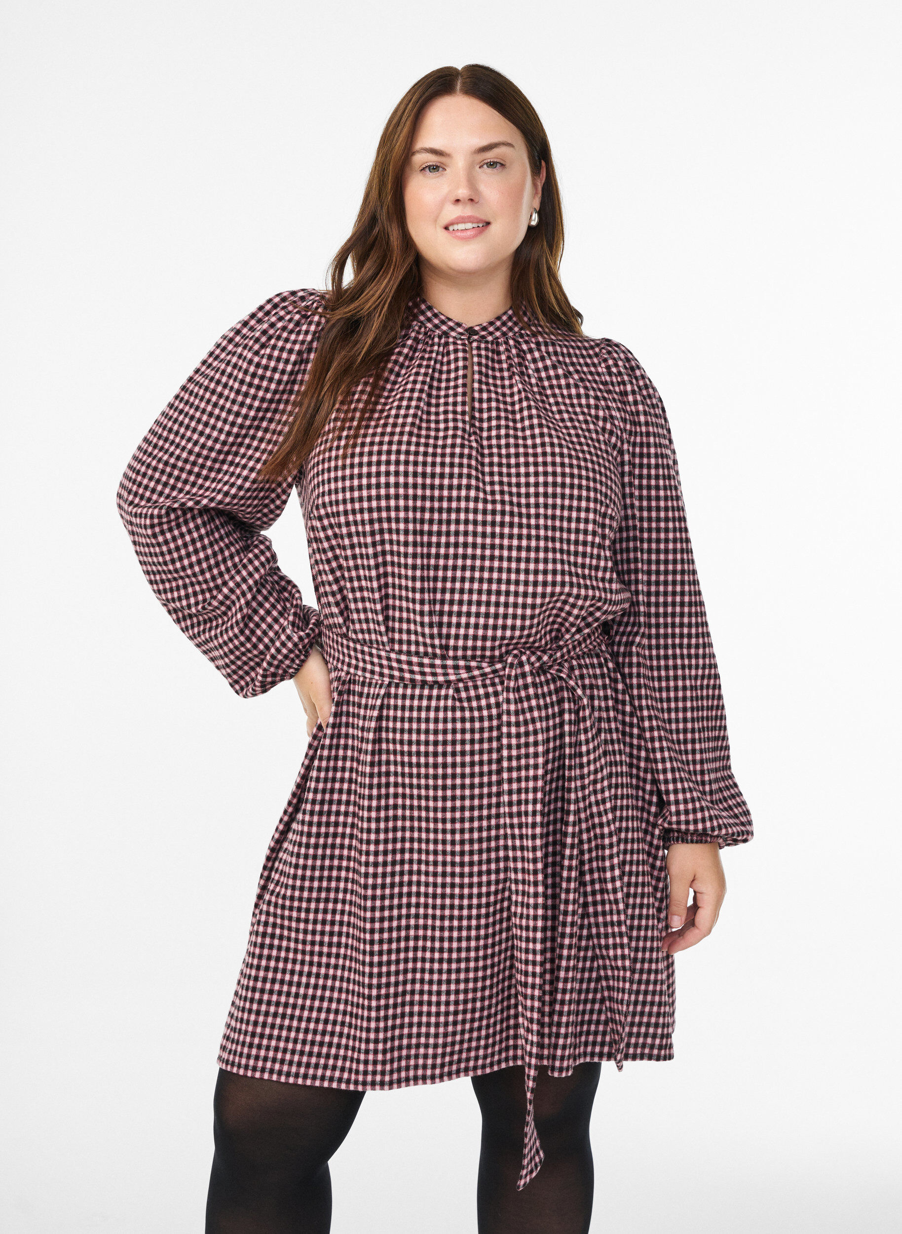 Ternet kort kjole med bindeb&aring;nd, R&oslash;d, Model