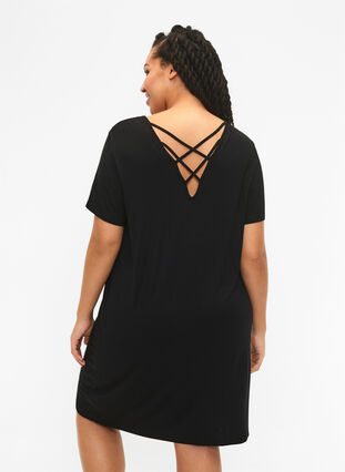 Kortærmet viskose kjole med rygdetalje, Black, Model image number 1