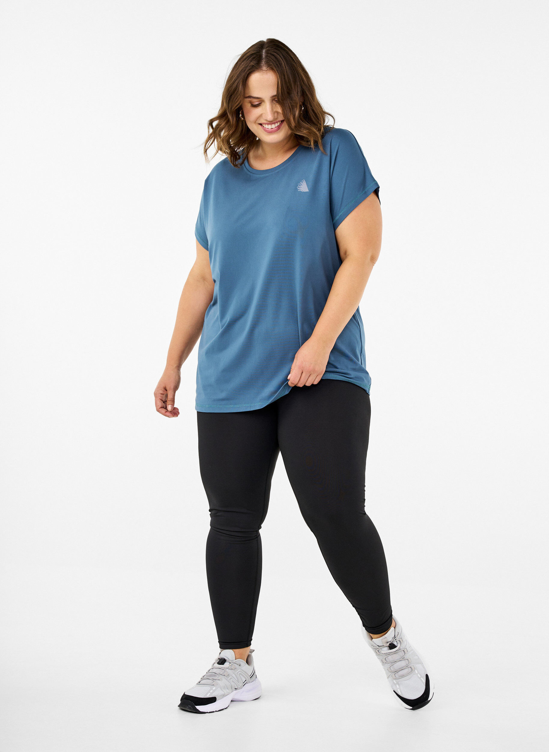 Zizzi Ensfarvet tr&aelig;nings t-shirt, Bl&aring;, Model image number 1