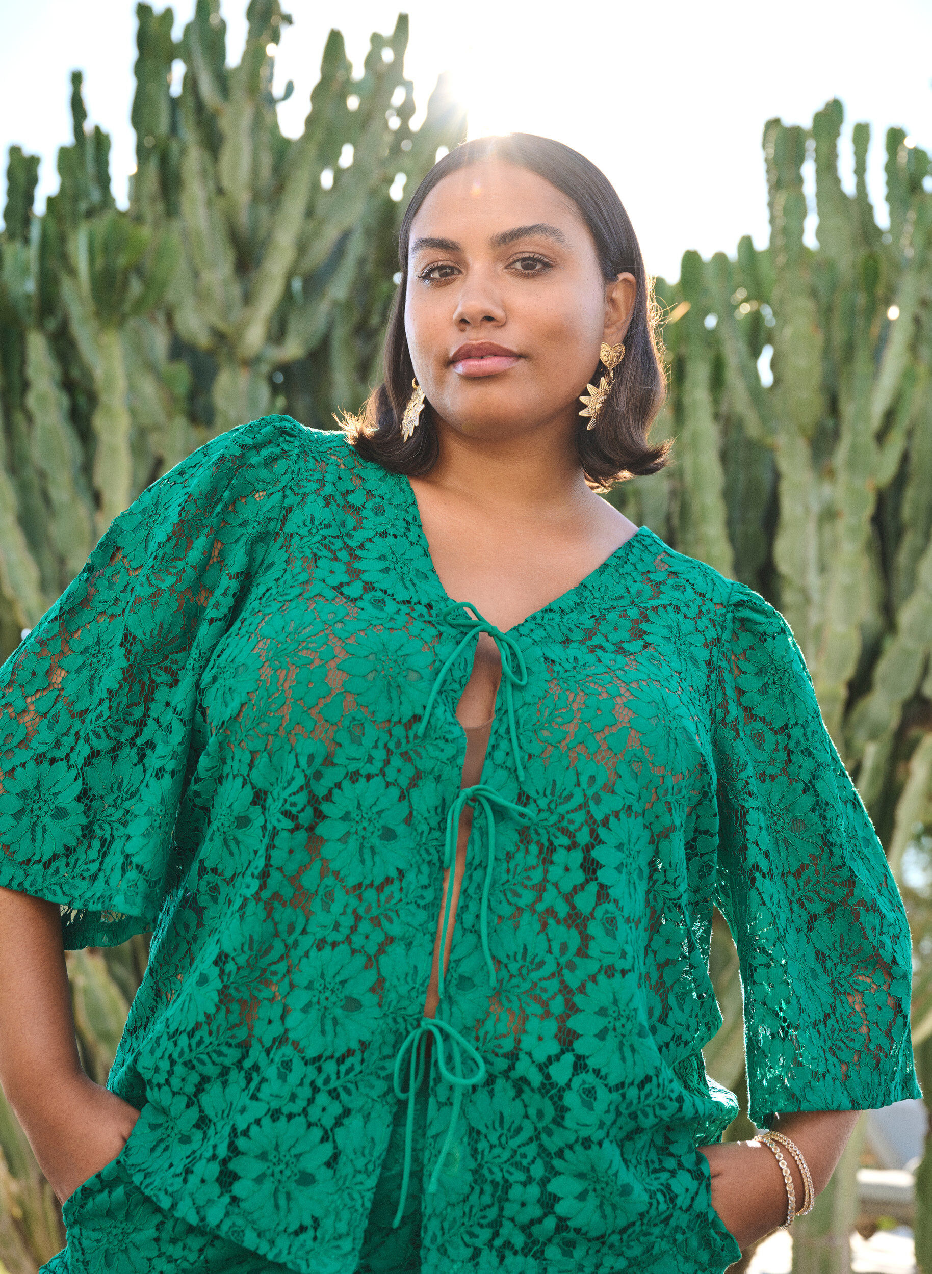 Zizzi Blondebluse med 3/4 &aelig;rmer og sl&oslash;jfer foran, Gr&oslash;n, Image image number 0