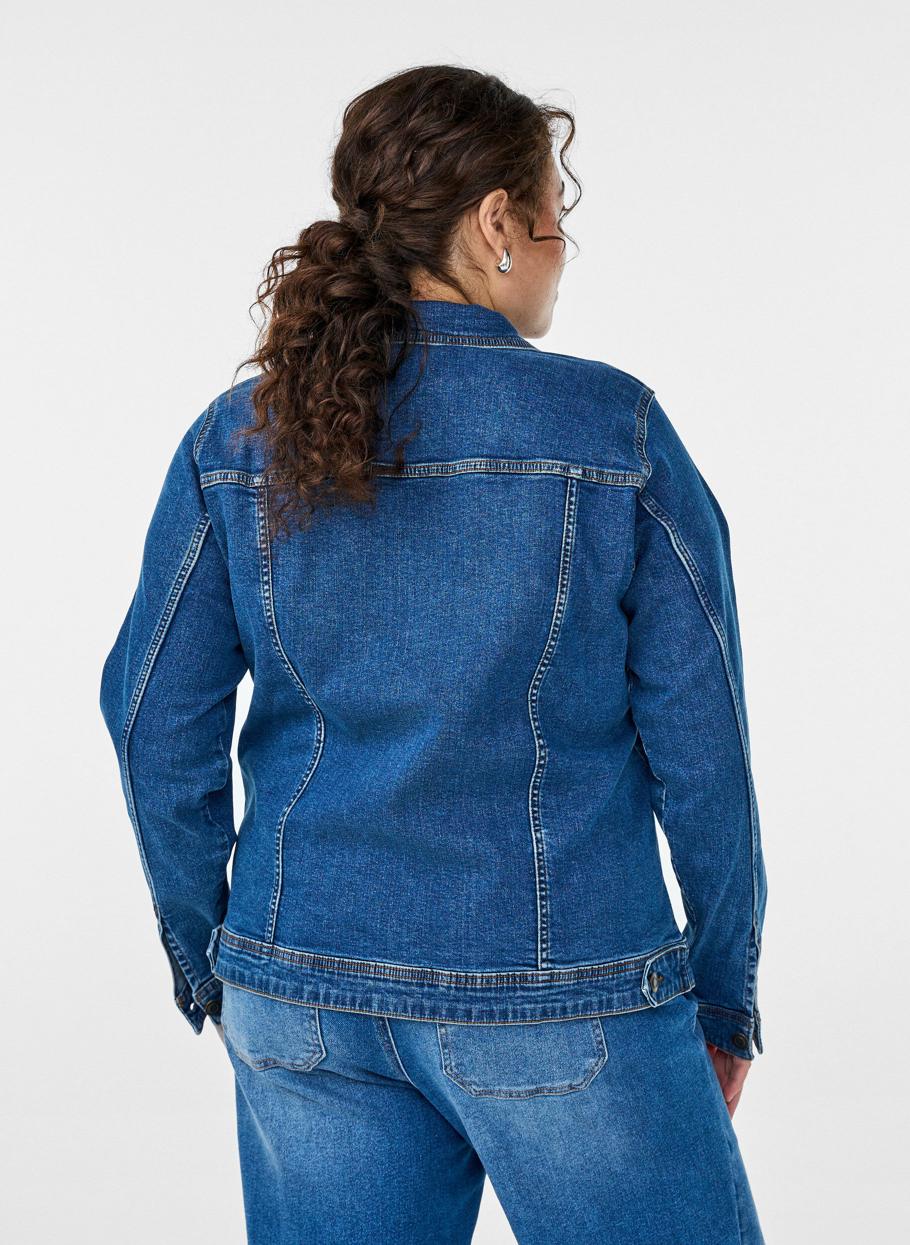 Zizzi Denimjakke med et klassisk snit, Bl&aring;, Model image number 2