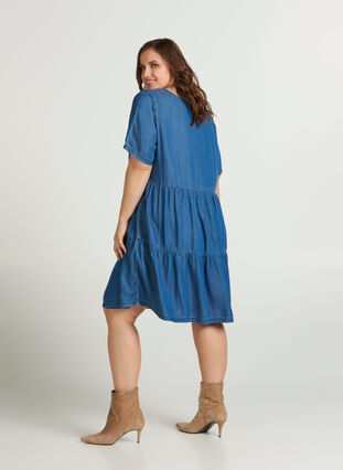 Kortærmet denim kjole med læg, Medium Blue, Model image number 1