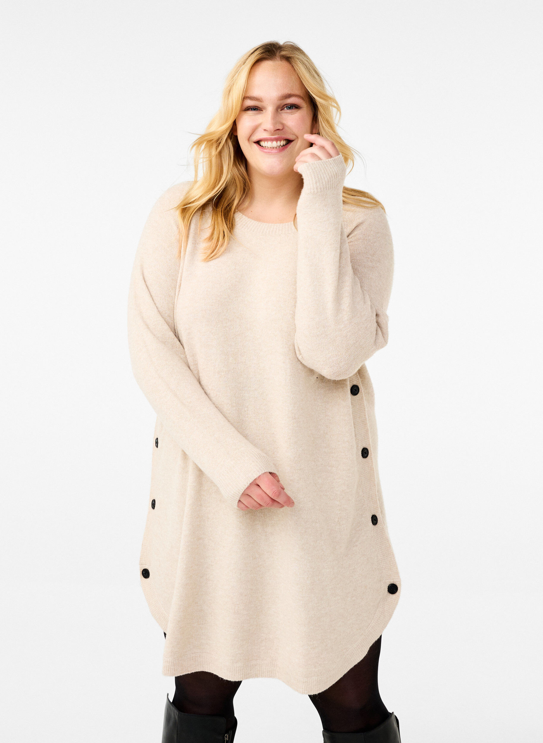 Zizzi Meleret strikkjole med knapper, Pumice Stone Mel., Model image number 0