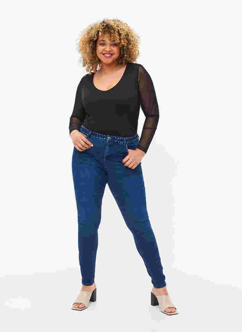 Super slim Amy jeans med nitter, Dark blue, Model