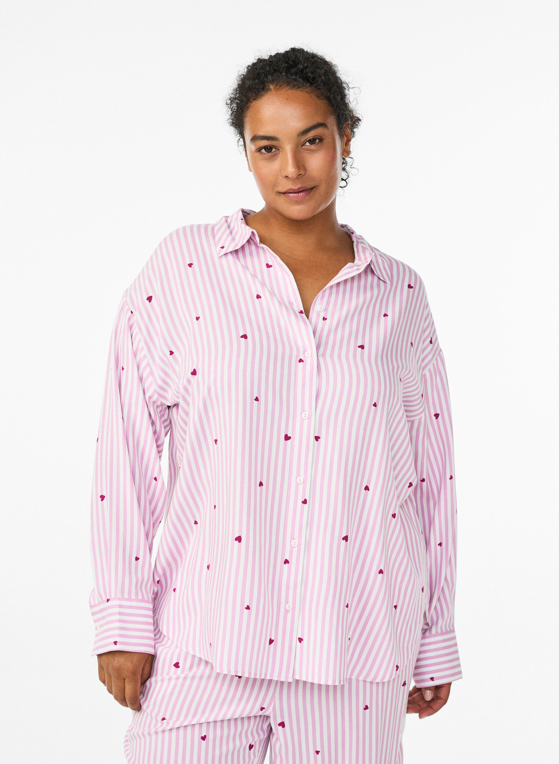 ZizziNatskjorte med striber og hjerter, Lyser&oslash;d, Model image number 0