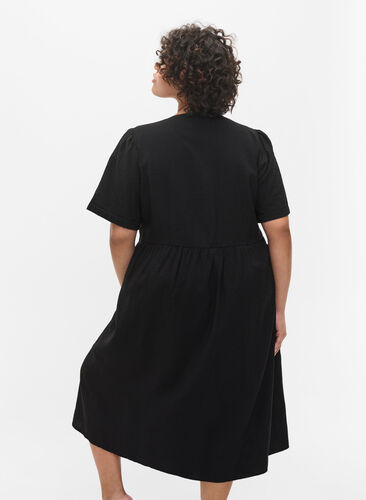 Kortærmet kjole med knapper og lommer, Black, Model image number 1