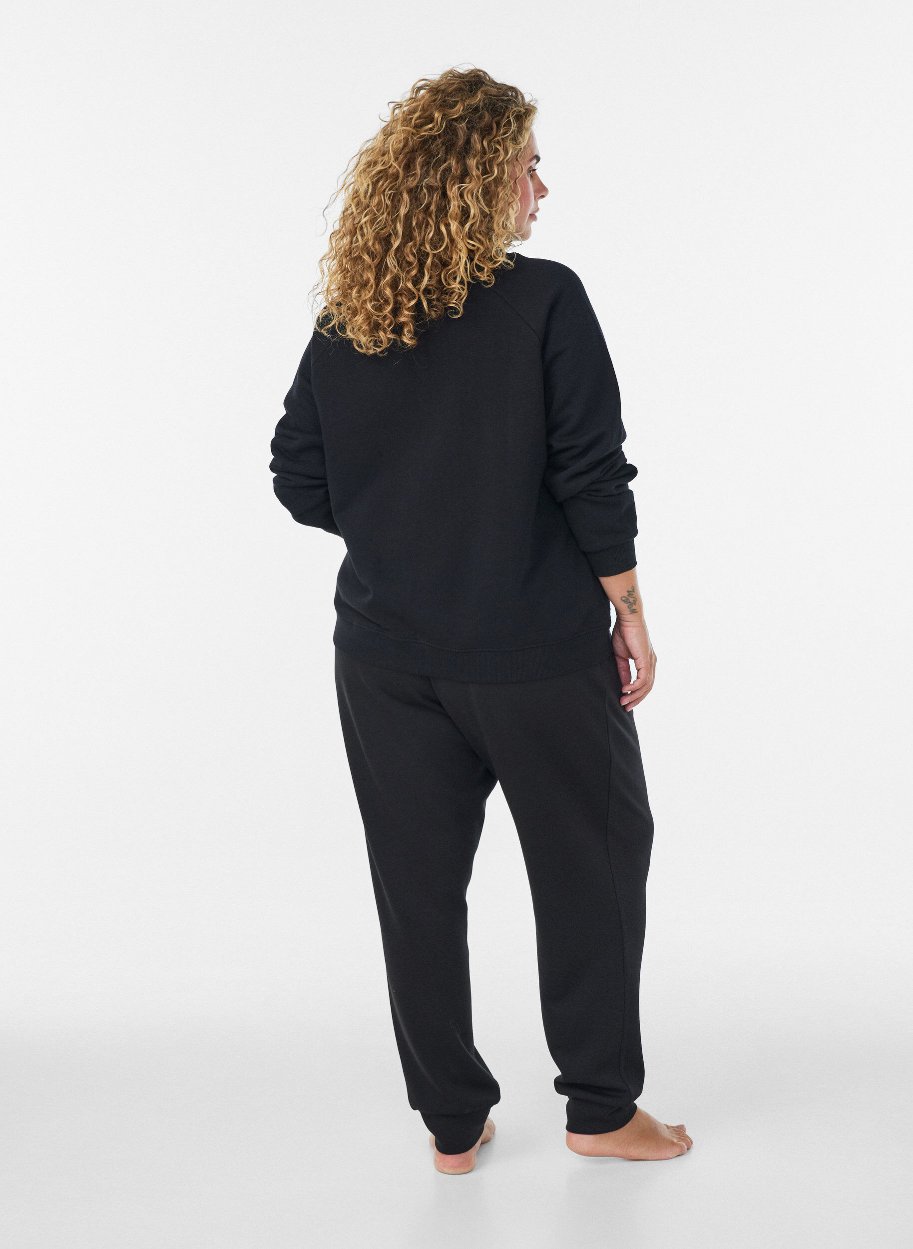 ZizziSweatcardigan med h&oslash;j krave og lynl&aring;s, Sort, Model image number 2