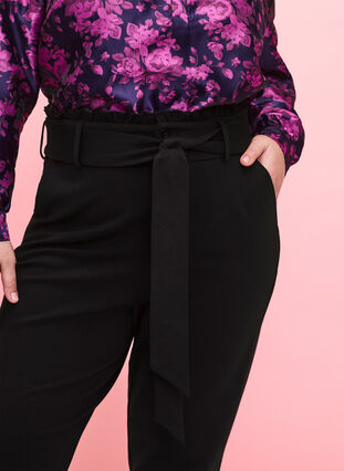 Højtaljede bukser med flæser og bindebånd, Black, Model image number 3