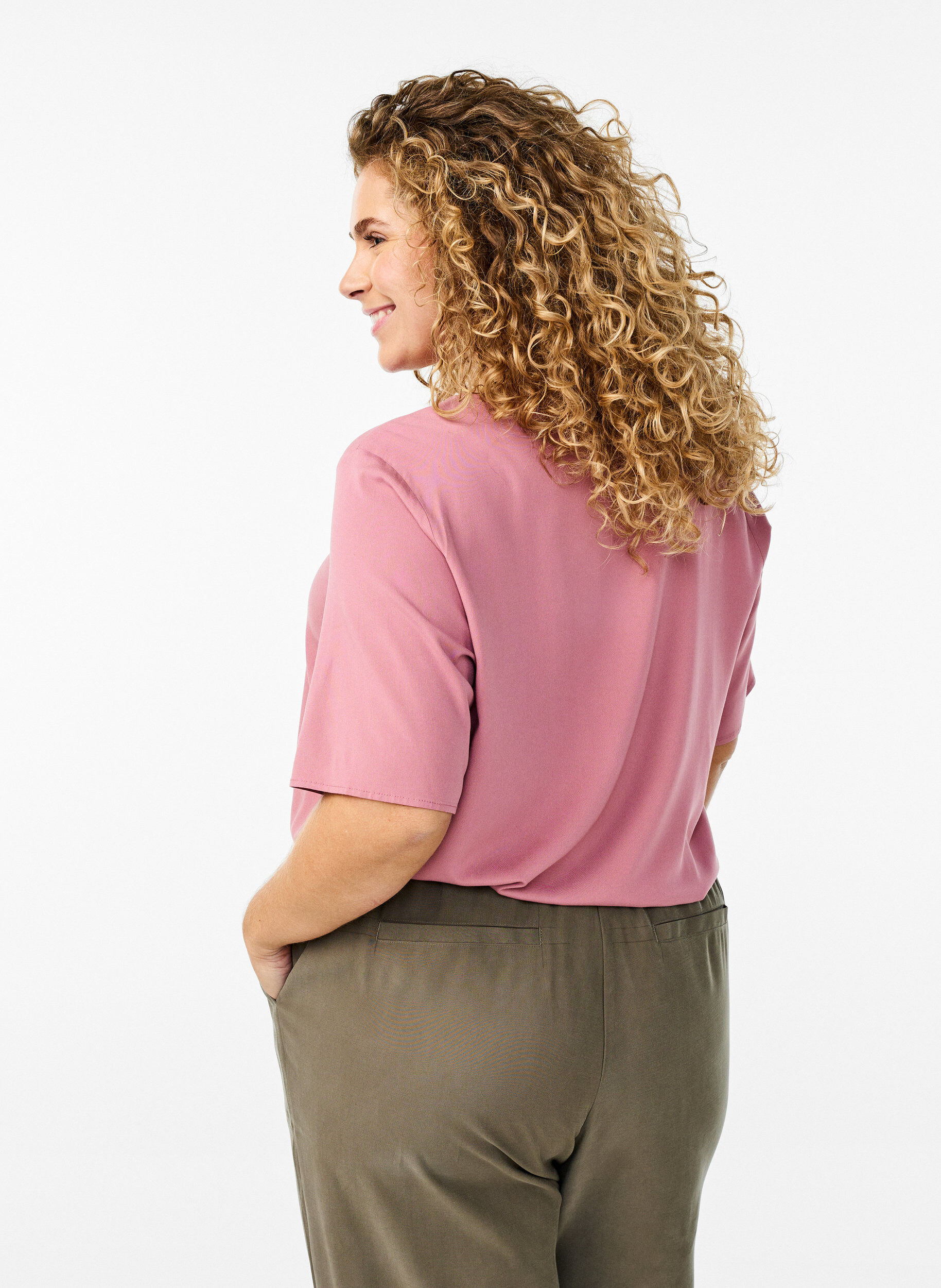 Zizzi Kort&aelig;rmet v&aelig;vet bluse med rund hals, Lyser&oslash;d, Model image number 2