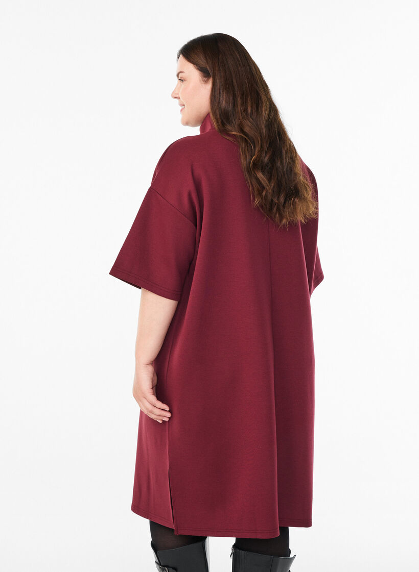 Kort sweatkjole med høj krave og lynlås , Mørk Bordeaux, Model image number 2