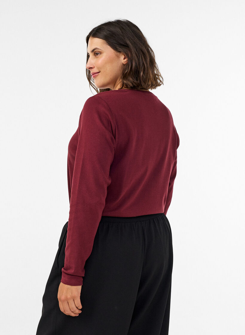 Lang&aelig;rmet basis T-shirt med rund hals, R&oslash;d, Model image number 2
