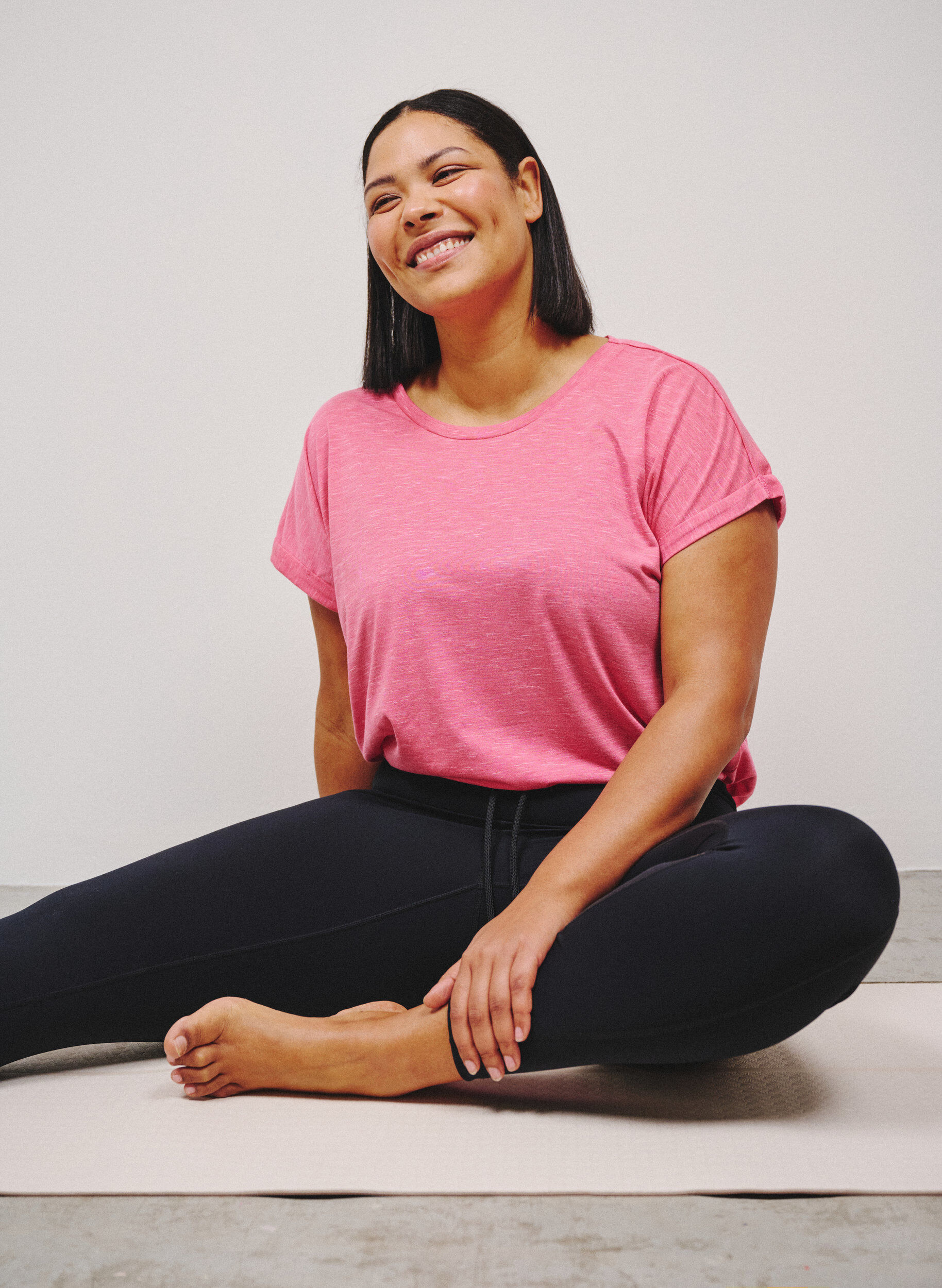 Zizzi L&oslash;s tr&aelig;nings t-shirt med korte &aelig;rmer, Lyser&oslash;d, Image image number 0