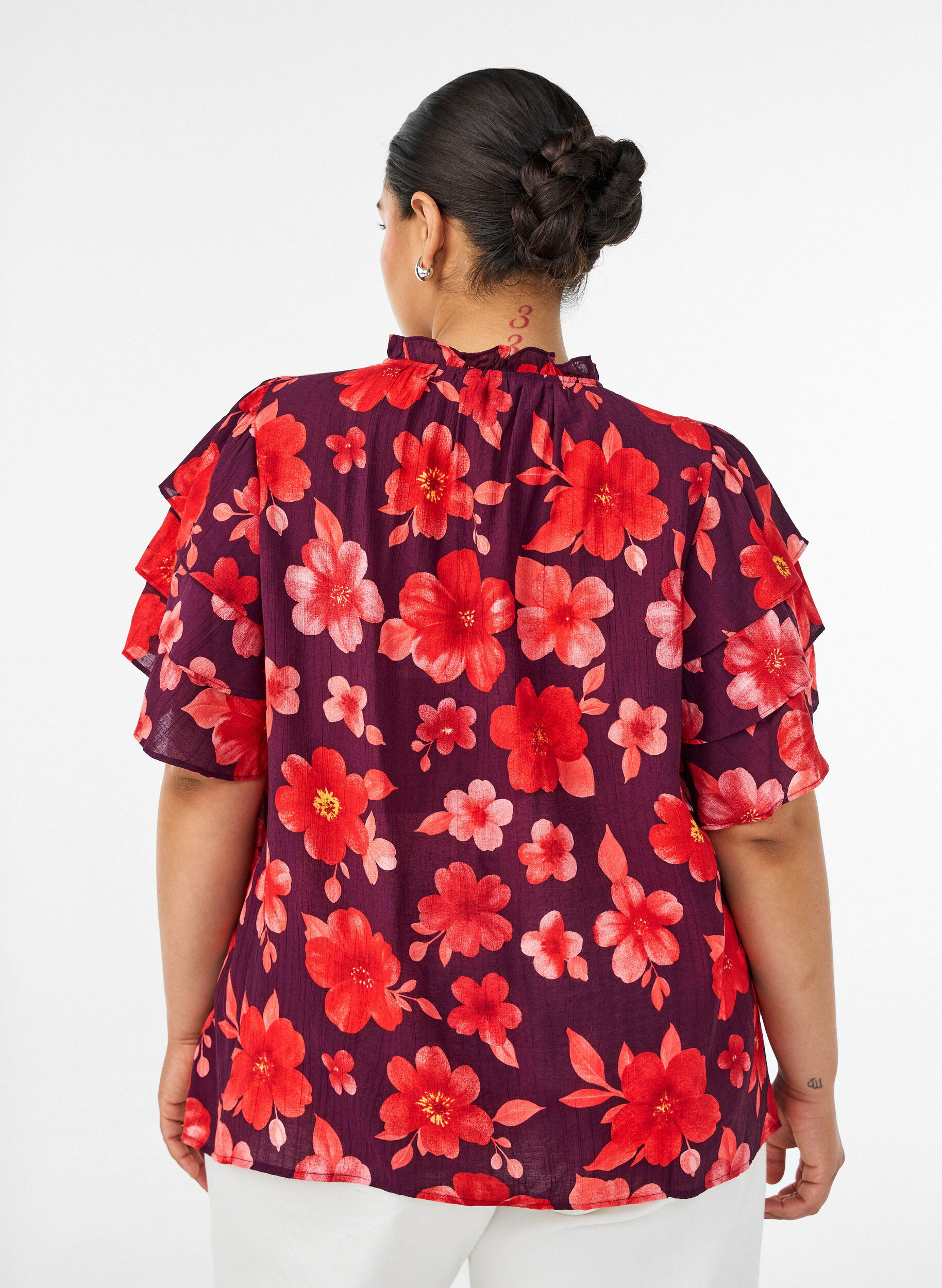 ZizziBlomstret viskosebluse med fl&aelig;se&aelig;rmer, Lilla, Model image number 2