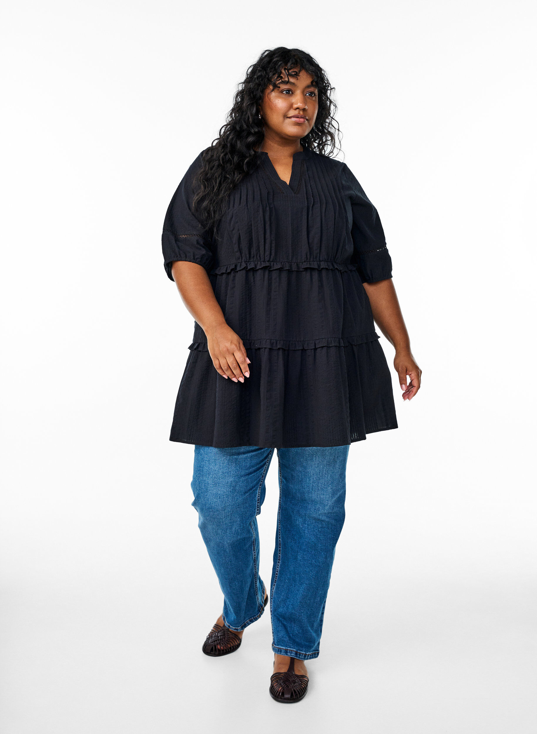 Zizzi Tunika med fl&aelig;ser og A-facon, Sort, Model image number 1