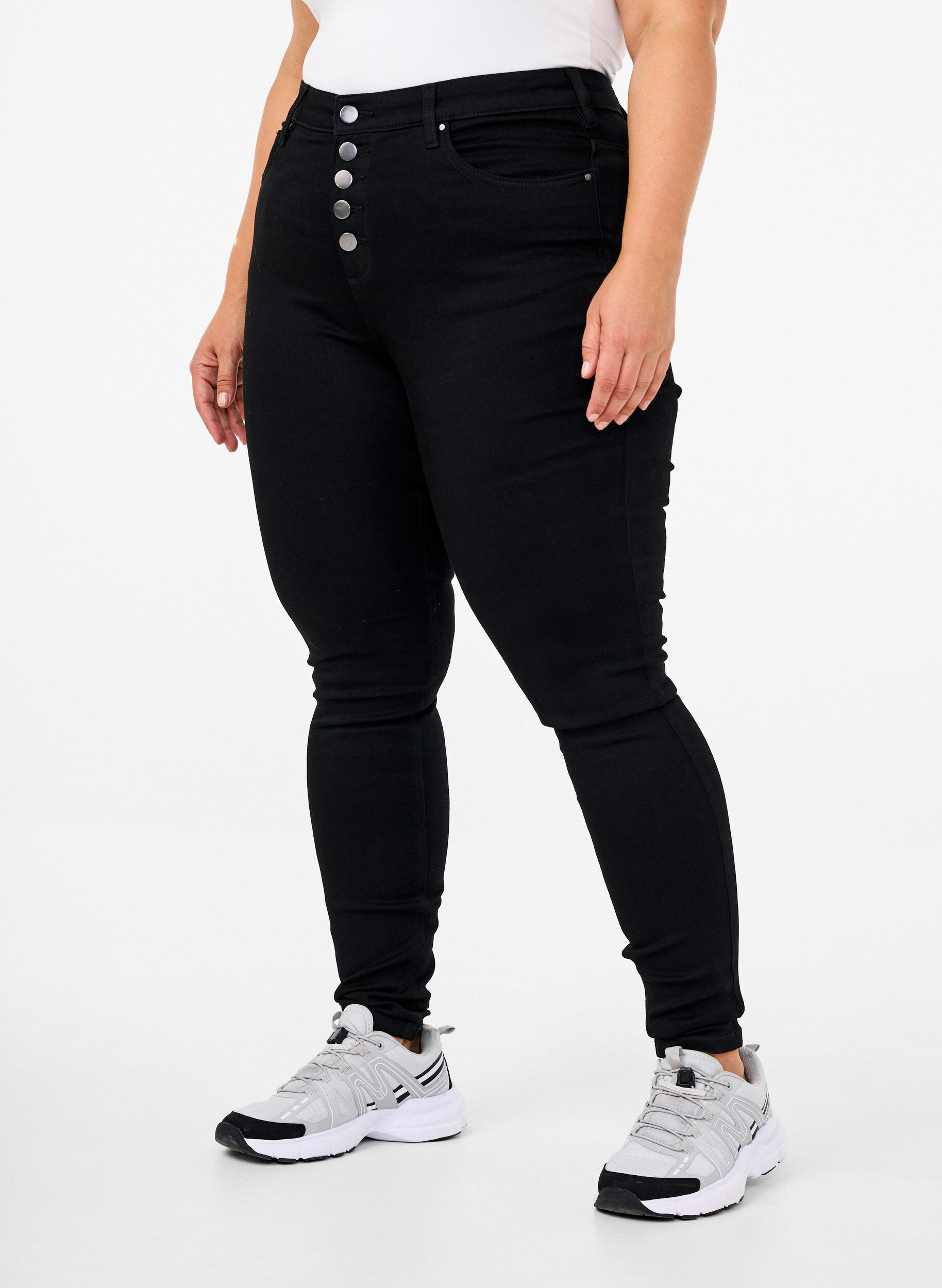 Zizzi H&oslash;jtaljede Amy jeans med knaplukning, Black, Model image number 2