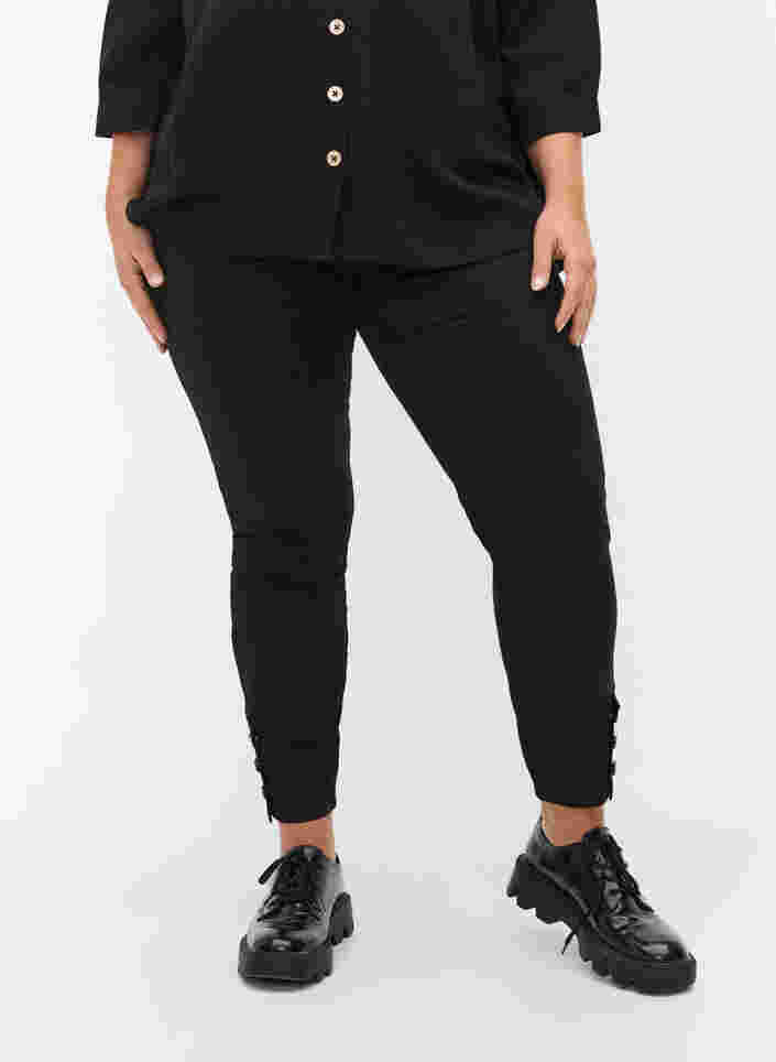 Cropped Amy jeans med knapper, Black, Model image number 2