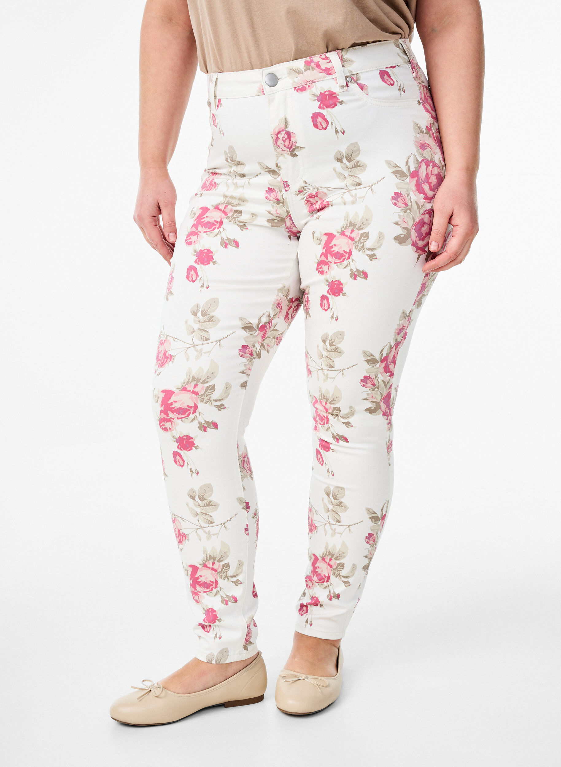 Zizzi Super slim Amy jeans med blomsterprint, Vanilla, Model image number 2