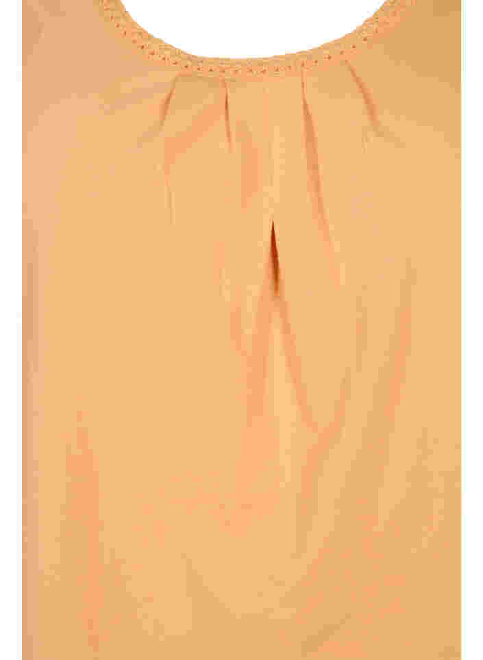 Bomuldstop med rund hals og blondekant, Apricot Nectar, Packshot image number 2