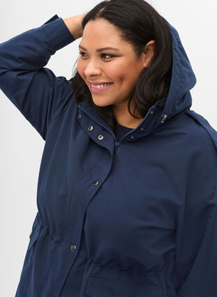 Parka jakke med hætte og lommer, Navy Blazer, Model image number 2