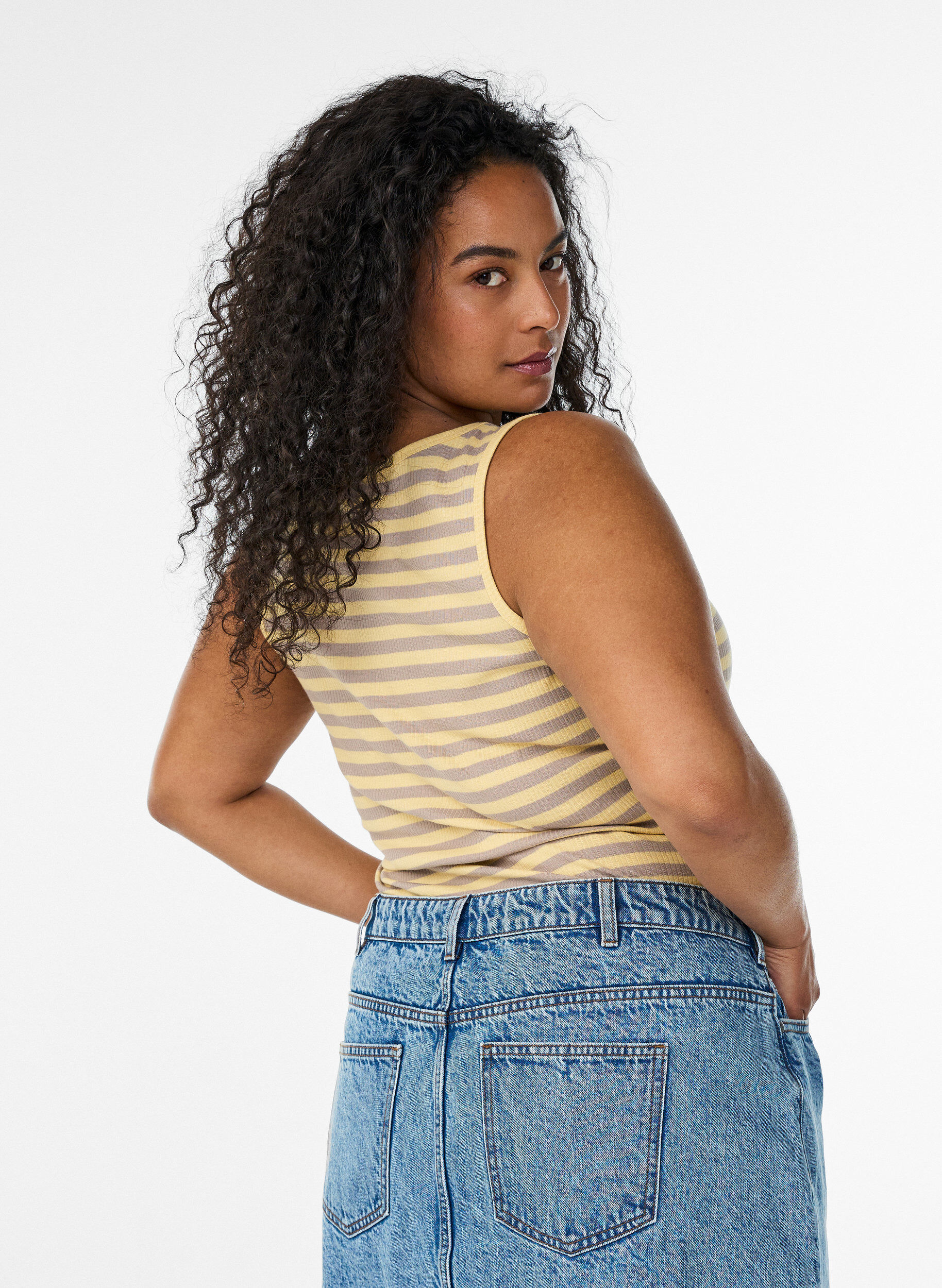 ZizziStribet tanktop med ribstruktur, Gul, Model image number 2