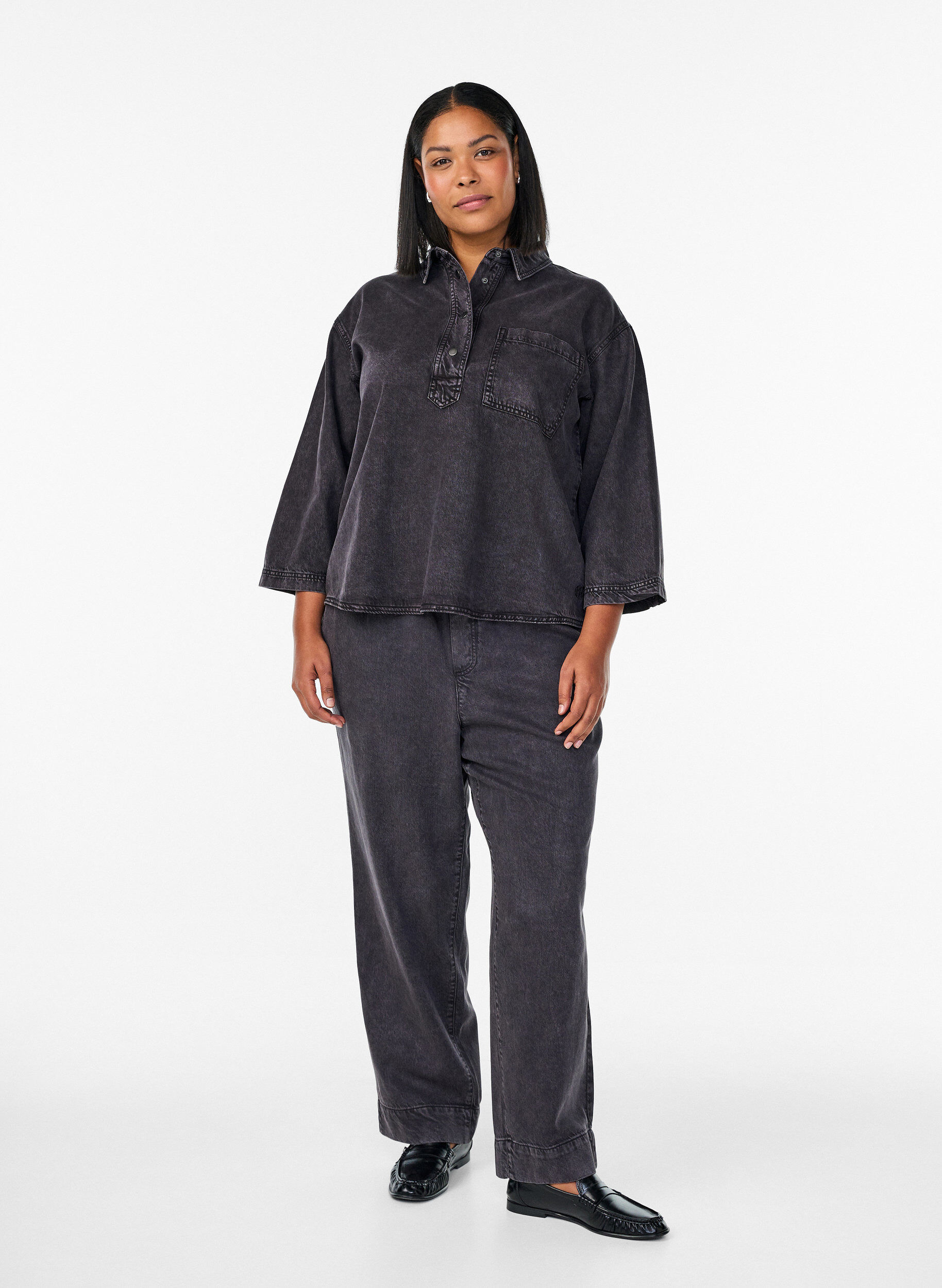 Brede jeans med elastisk talje, Gr&aring;, Model