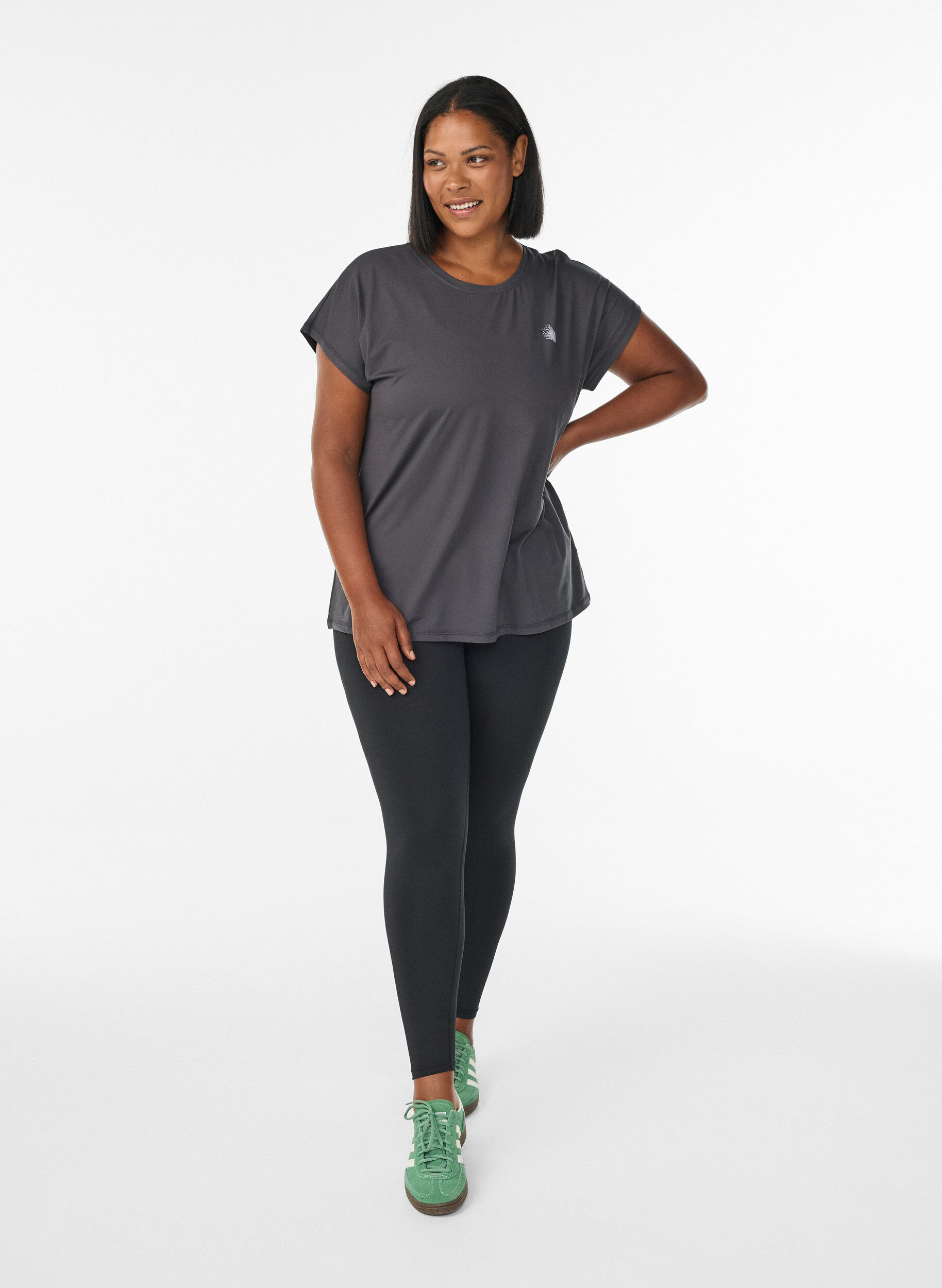 ZizziEnsfarvet tr&aelig;nings t-shirt, Gr&aring;, Model image number 1