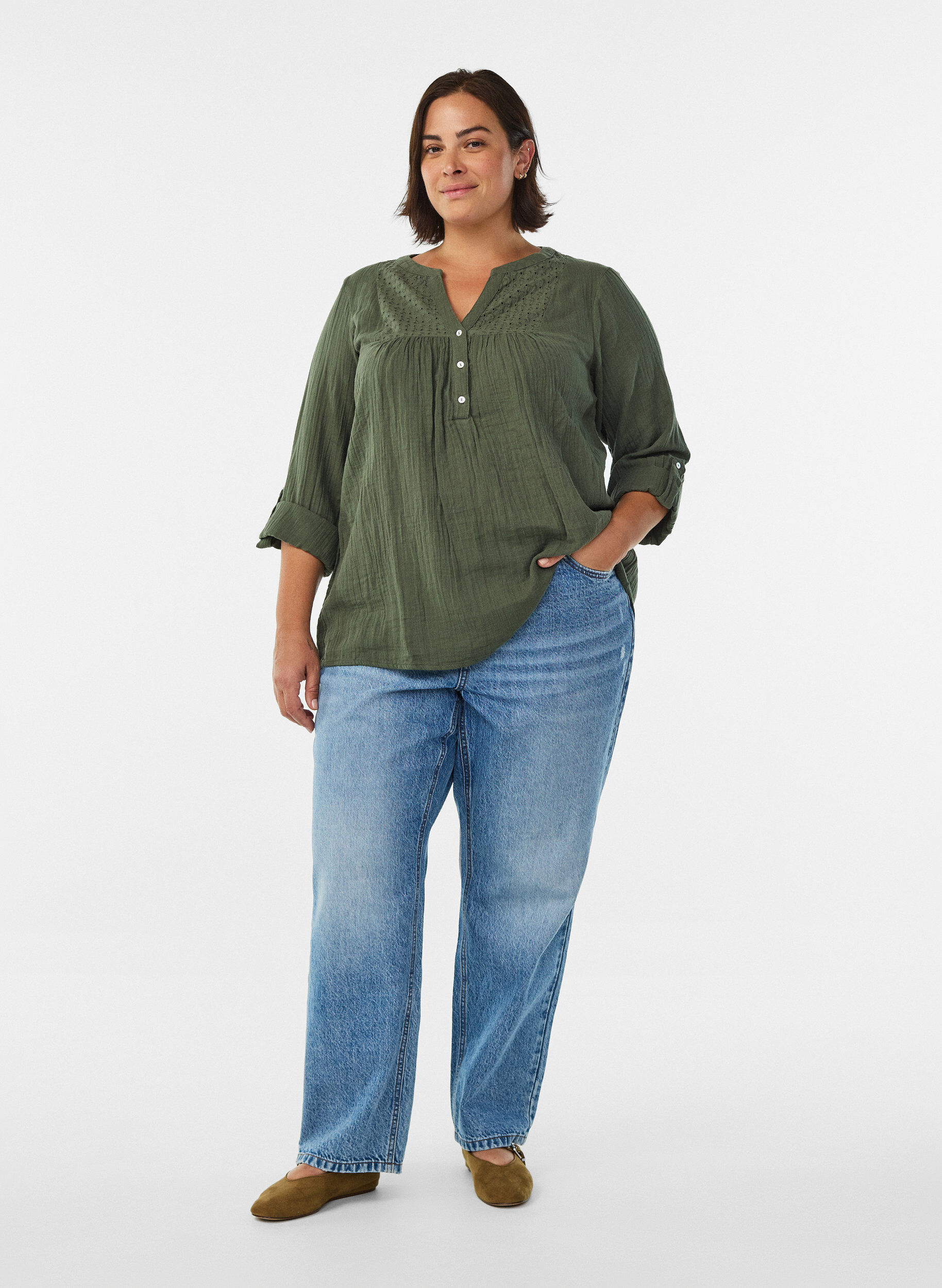 Zizzi Bluse i bomuldsmusselin med broderi anglaise, Gr&oslash;n, Model image number 1