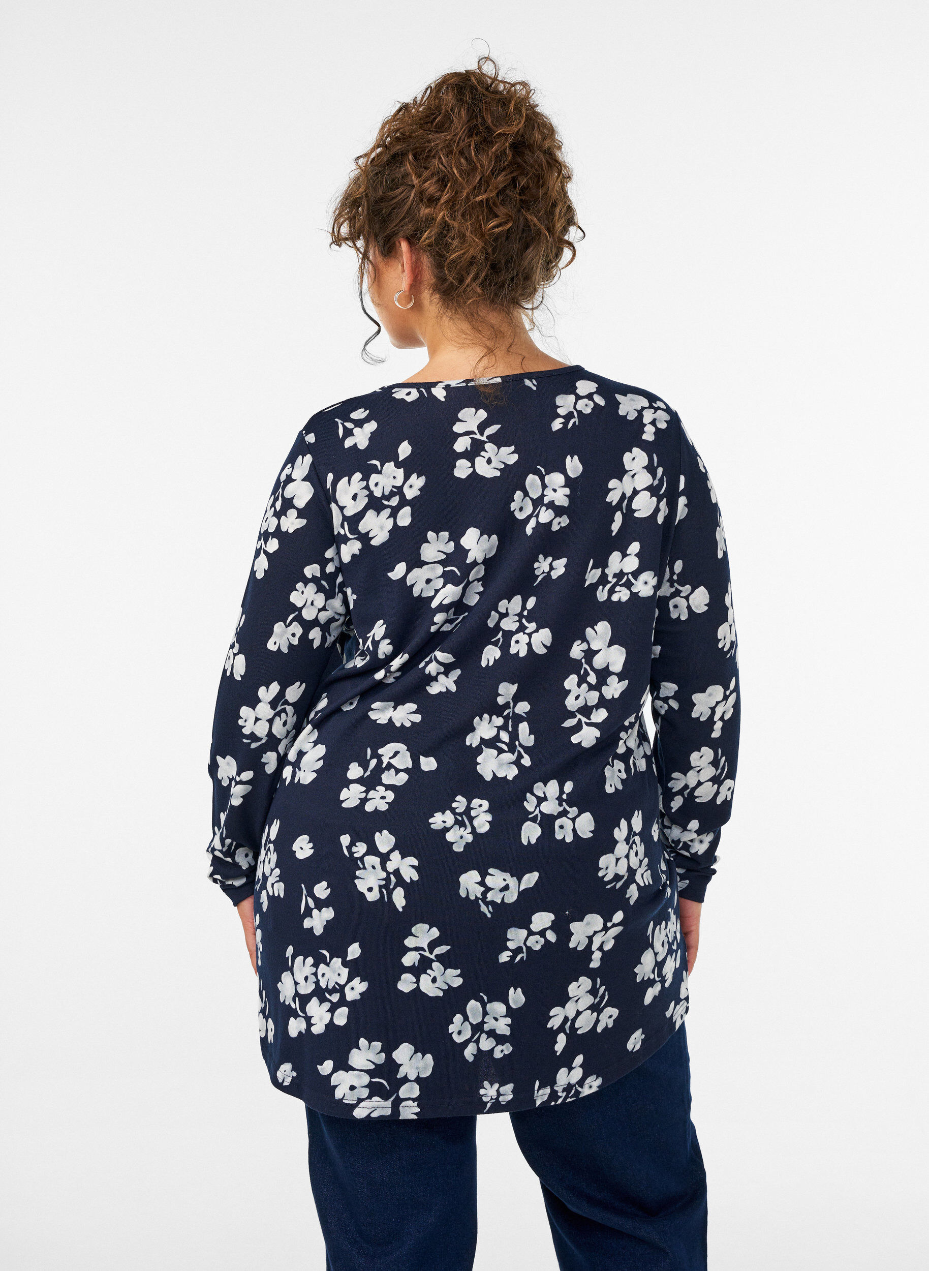 ZizziBlomstret bluse med lange &aelig;rmer, Bl&aring;, Model image number 2