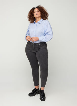 Cropped Amy jeans med høj talje og lynlås, Grey Denim, Model image number 2