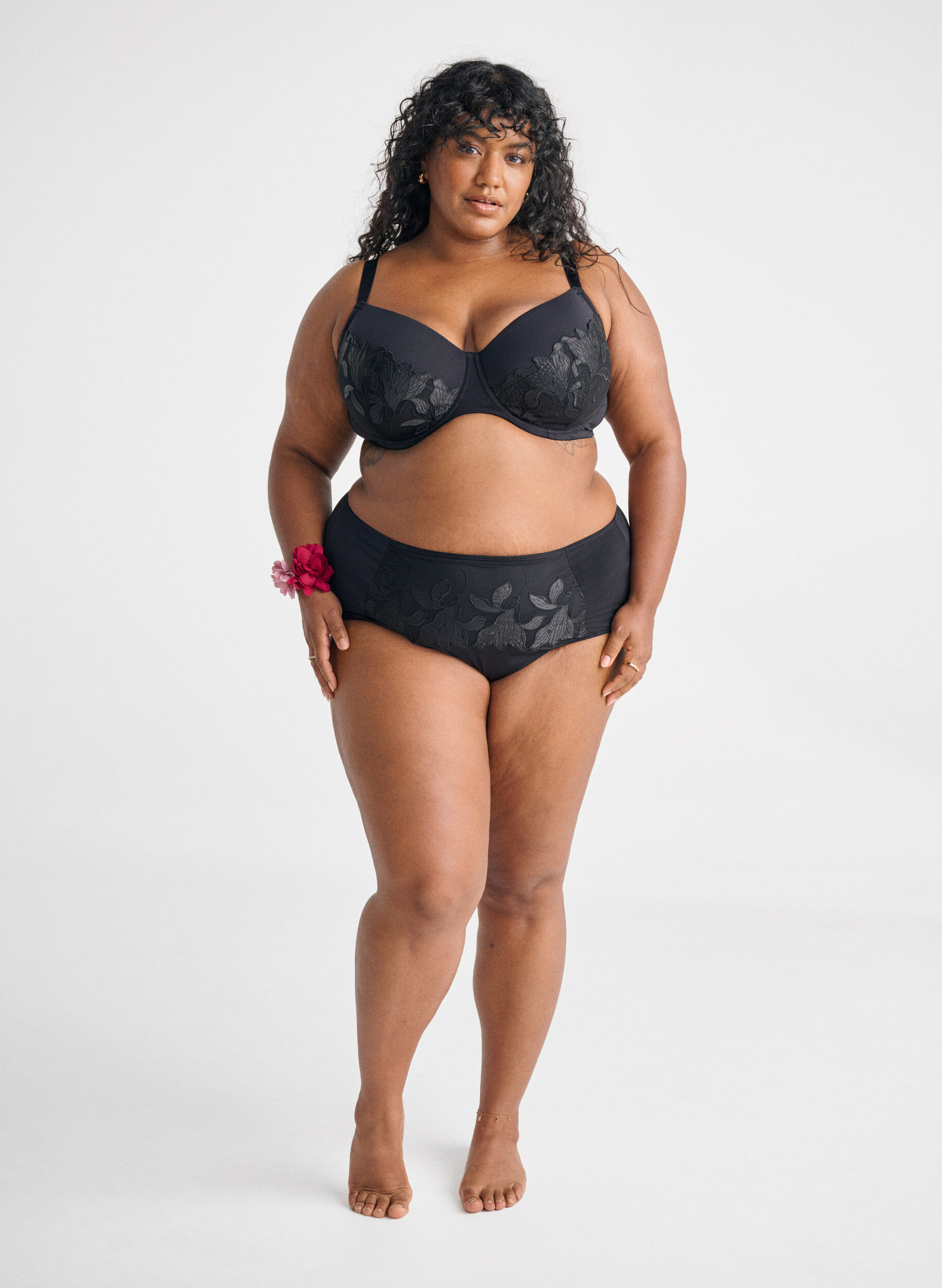 Zizzi Brief trusse i mikrofiber med blomsterbroderi, Sort, Image image number 0