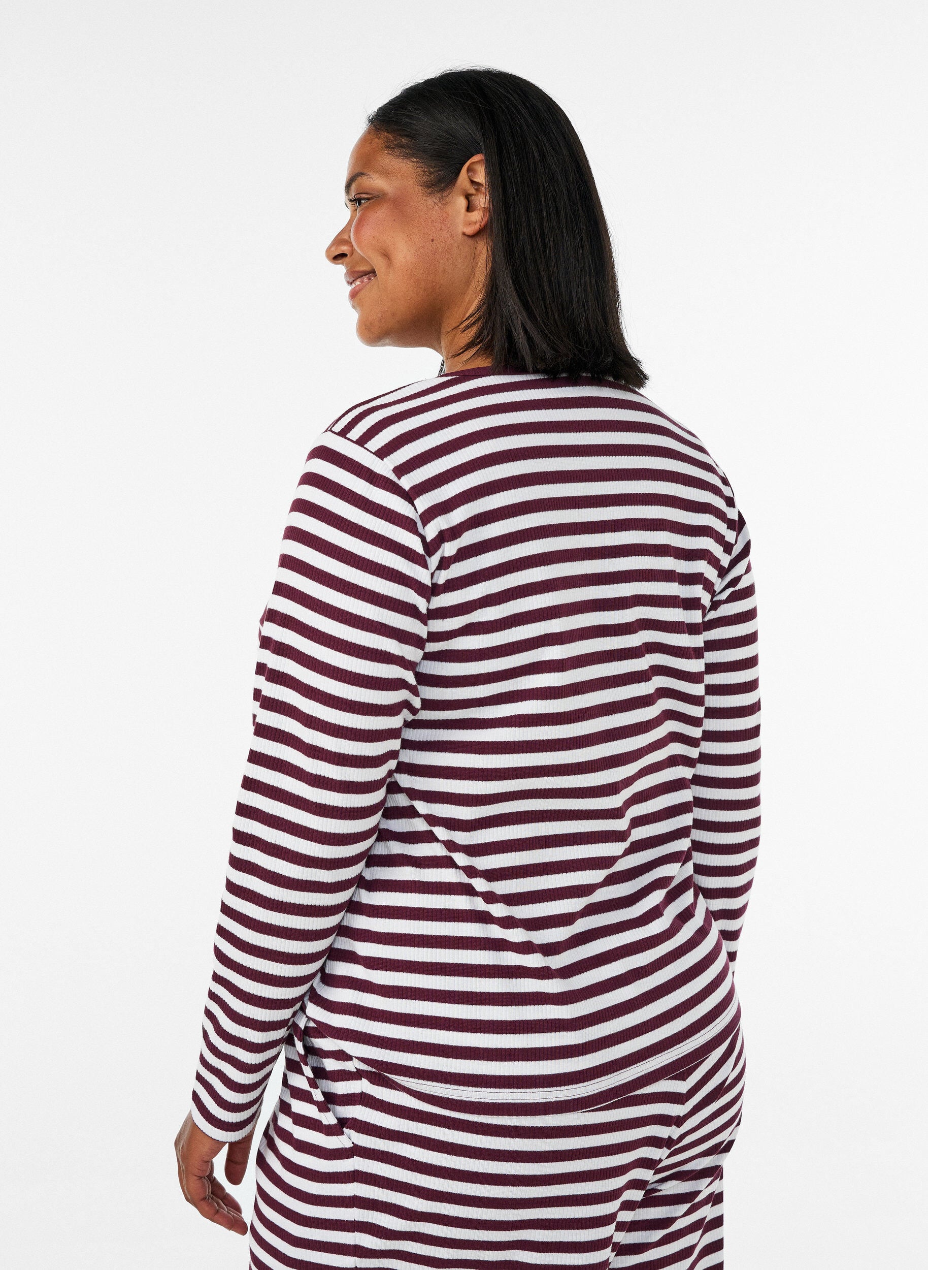 ZizziLang&aelig;rmet natbluse i rib jersey med striber, R&oslash;d, Model image number 2