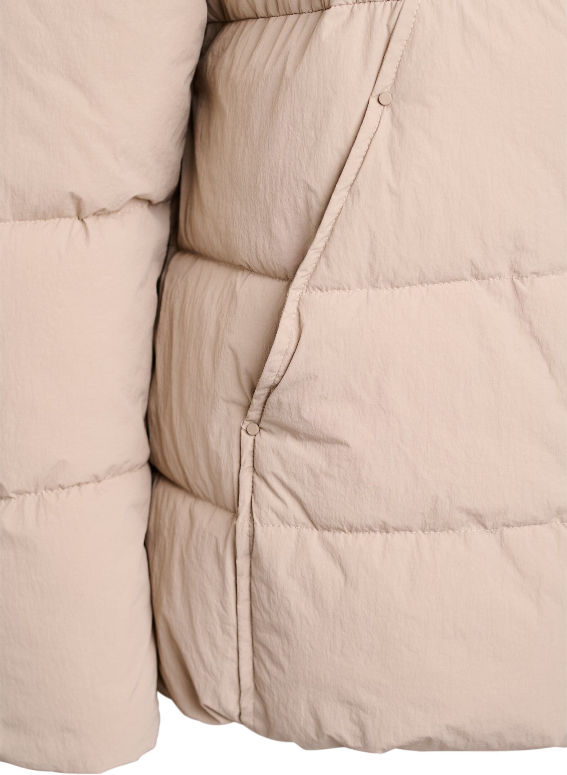 Zizzi Kort vatteret pufferjakke med h&oslash;j hals, Beige, Packshot image number 3