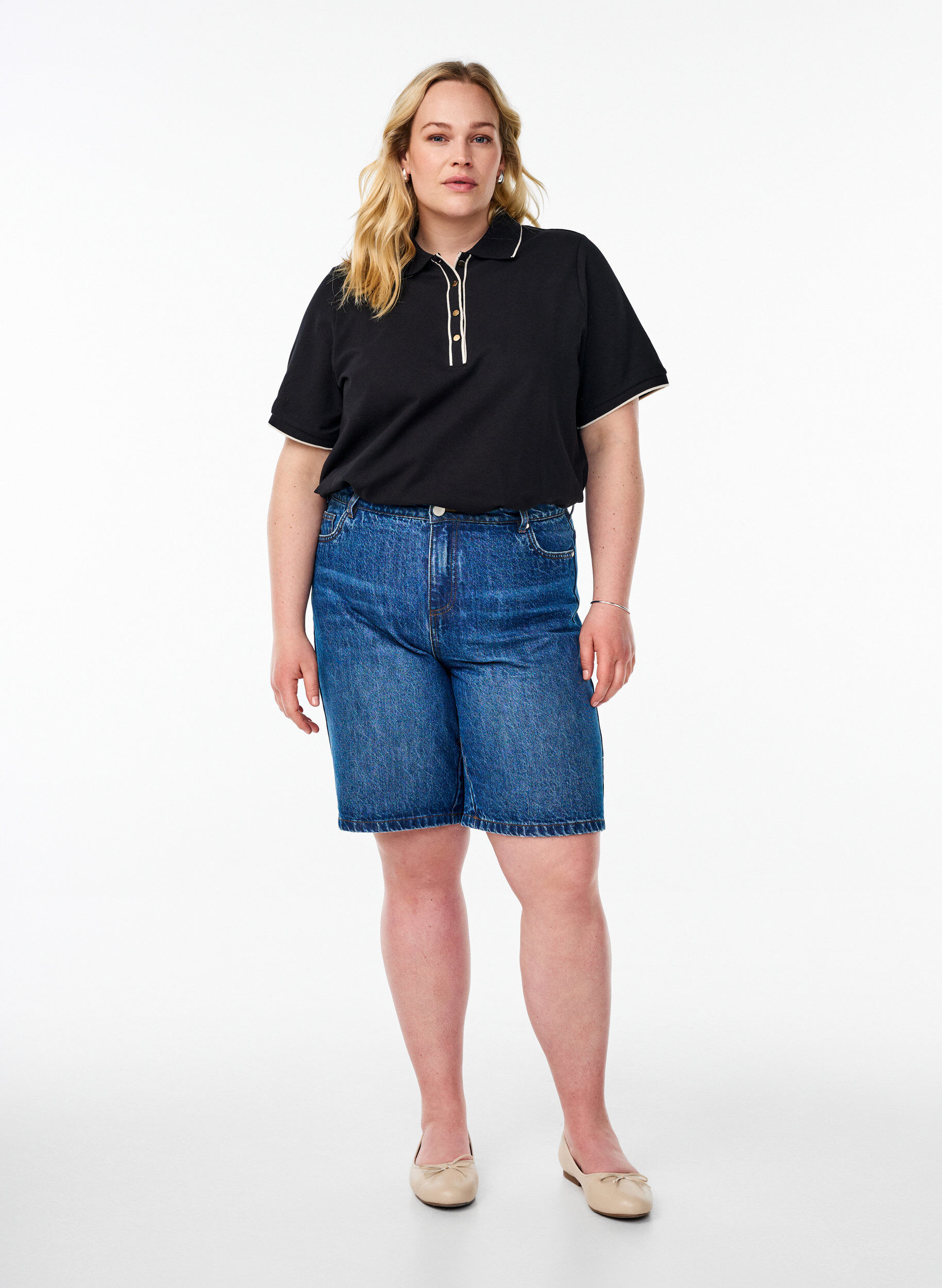 Zizzi Kort&aelig;rmet poloshirt, Sort, Model image number 1