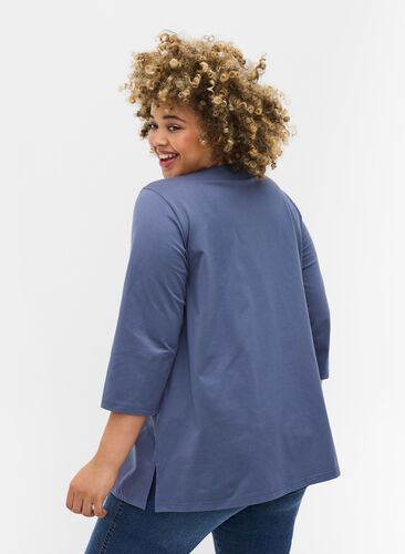 Ensfarvet bomulds bluse med 3/4 ærmer og slids, Vintage Indigo, Model image number 1