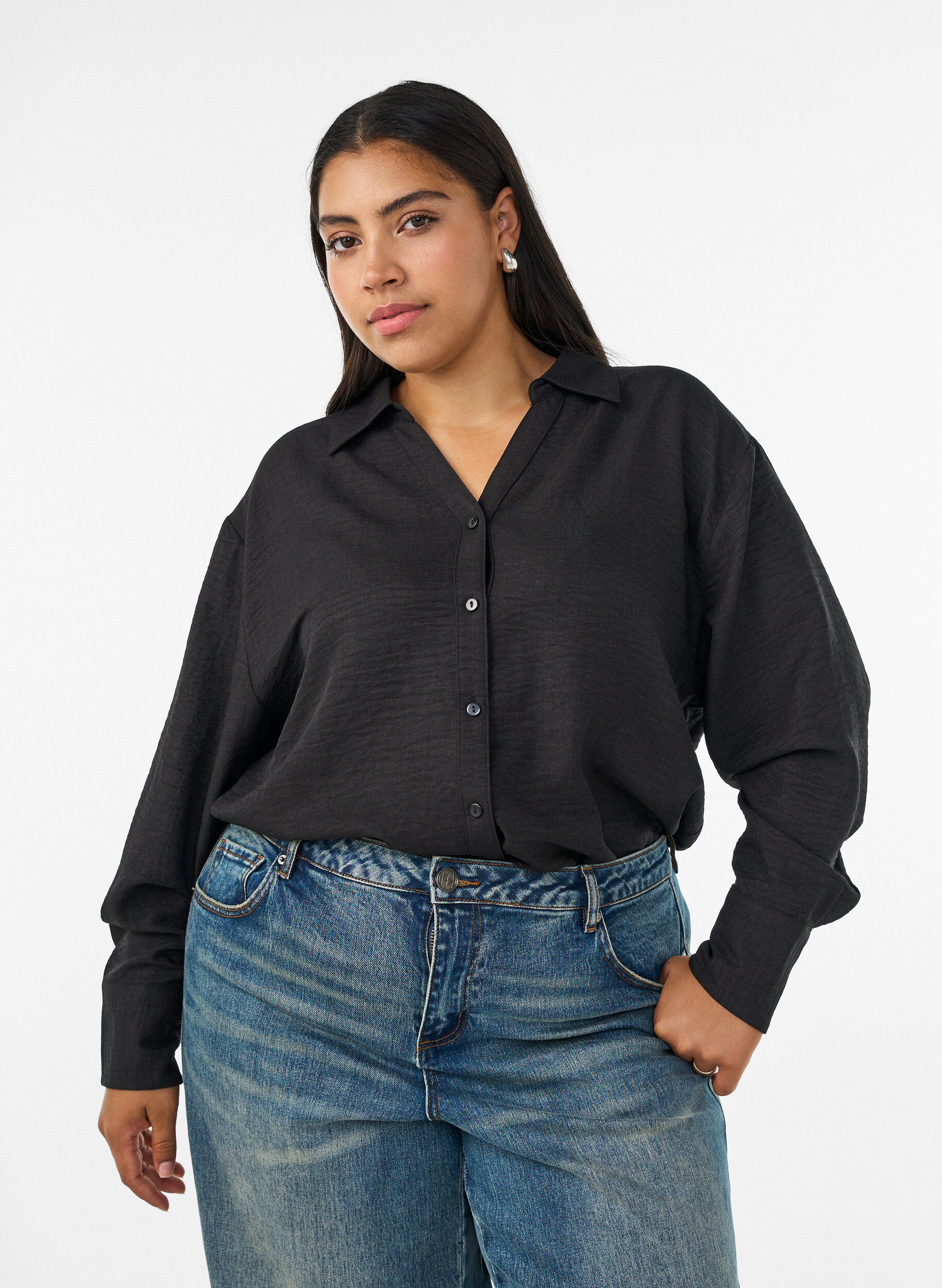 ZizziL&oslash;s skjorte med V-udsk&aelig;ring, Sort, Model image number 0