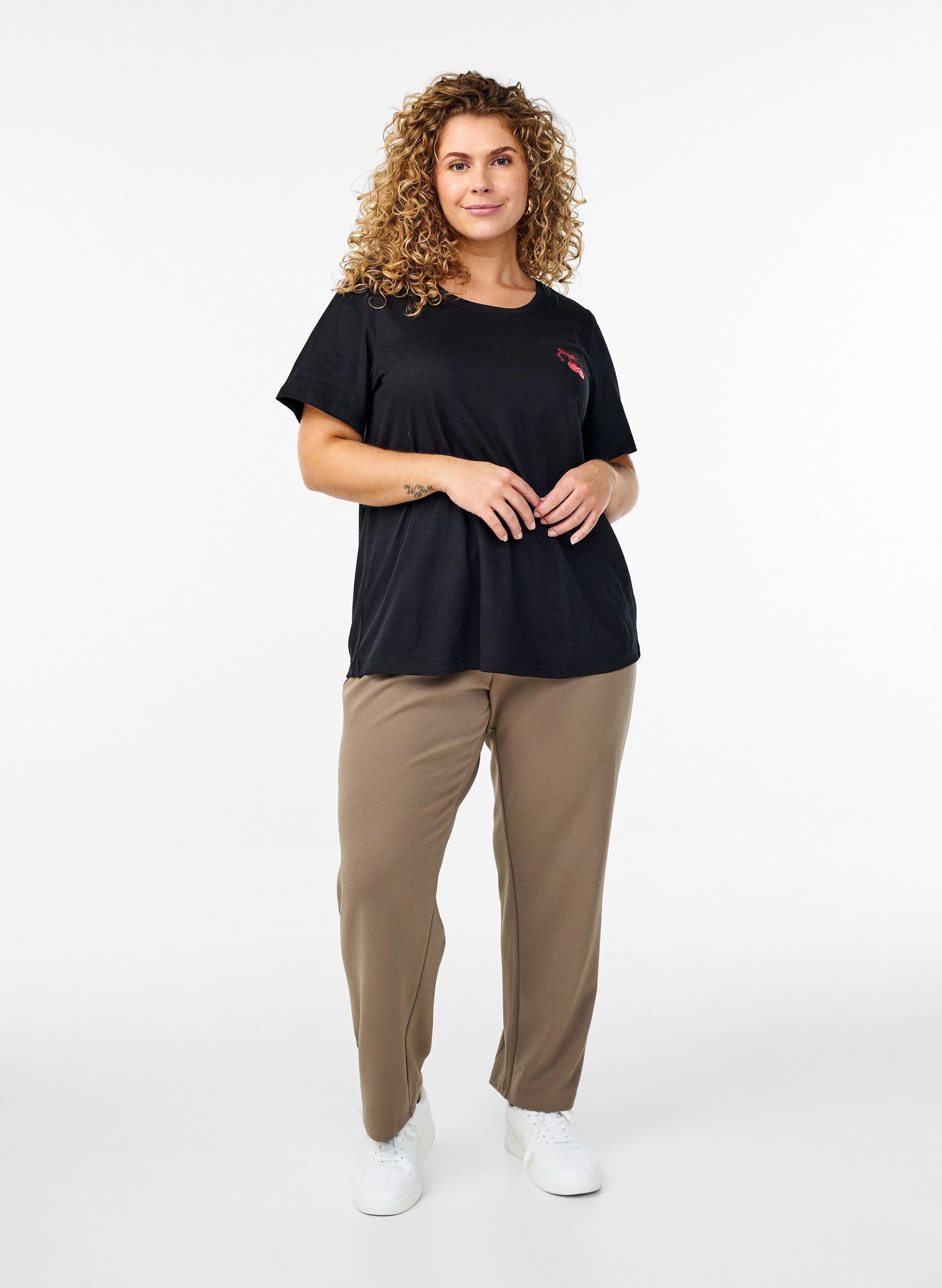 Zizzi FLASH - T-shirt med motiv, Sort, Model image number 1