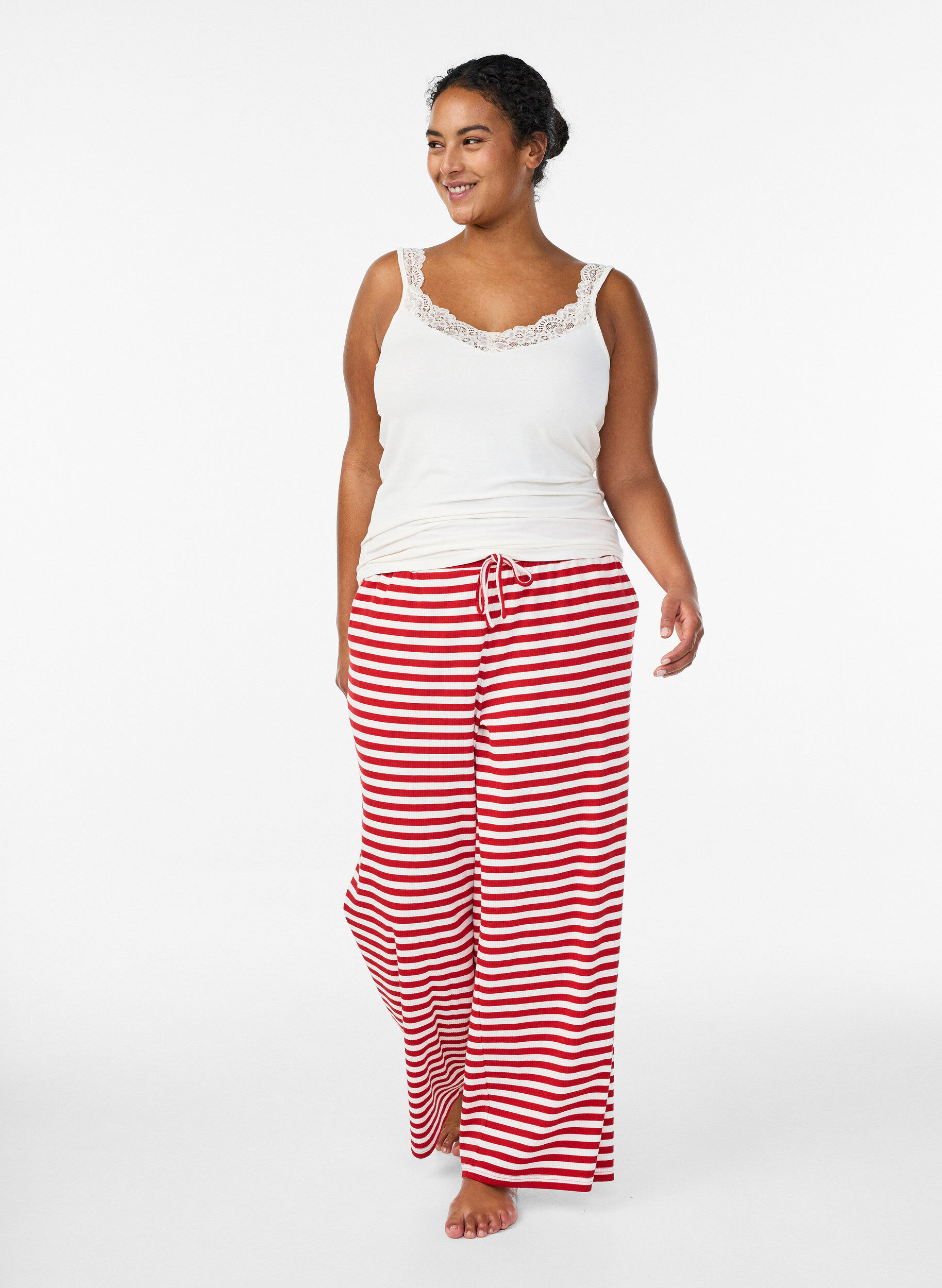 Zizzi Viskose top med blondekant, Vanilla, Model image number 1