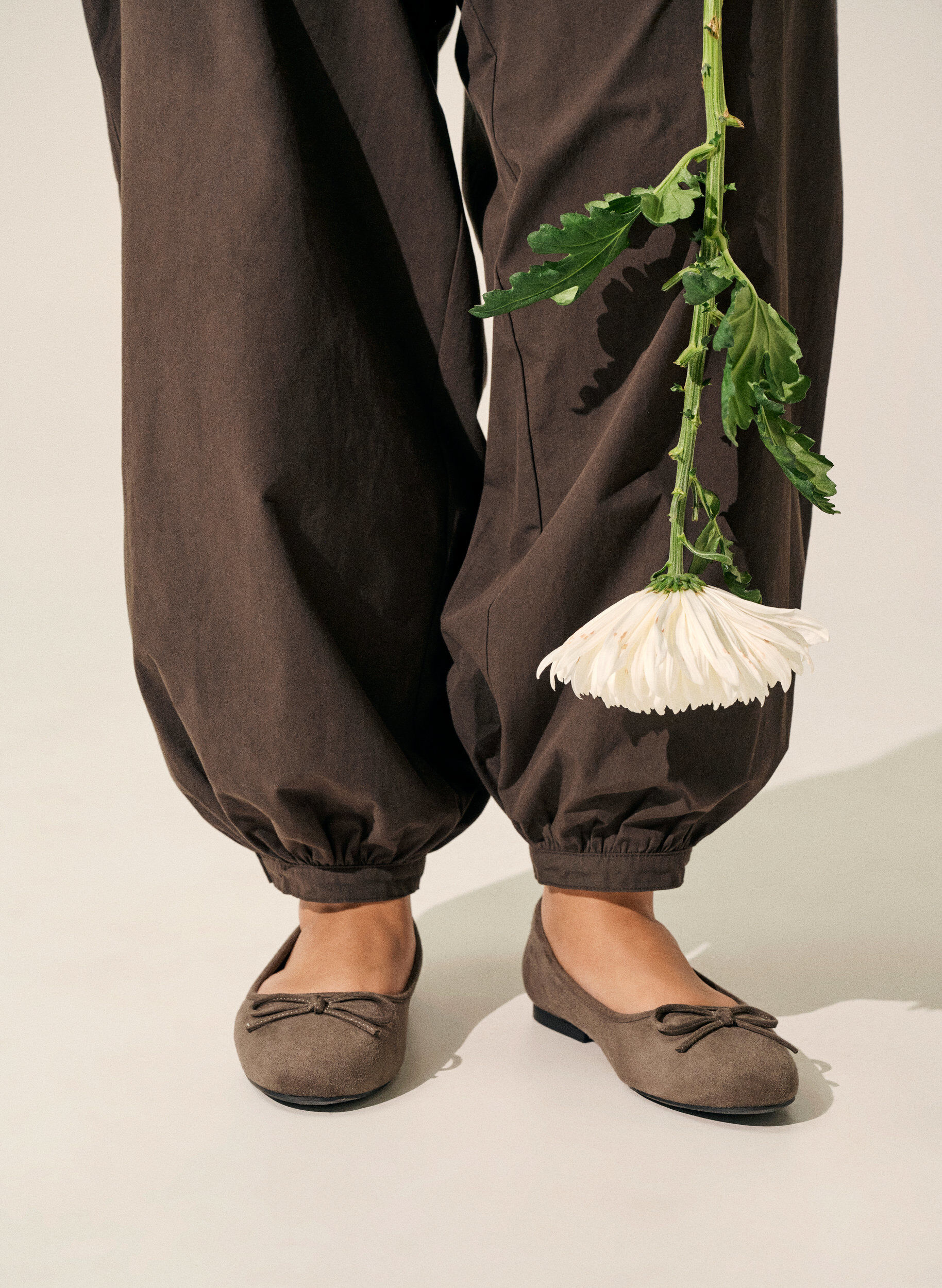 Zizzi Ballerina i imiteret ruskind med sl&oslash;jfe, Brun, Image image number 0